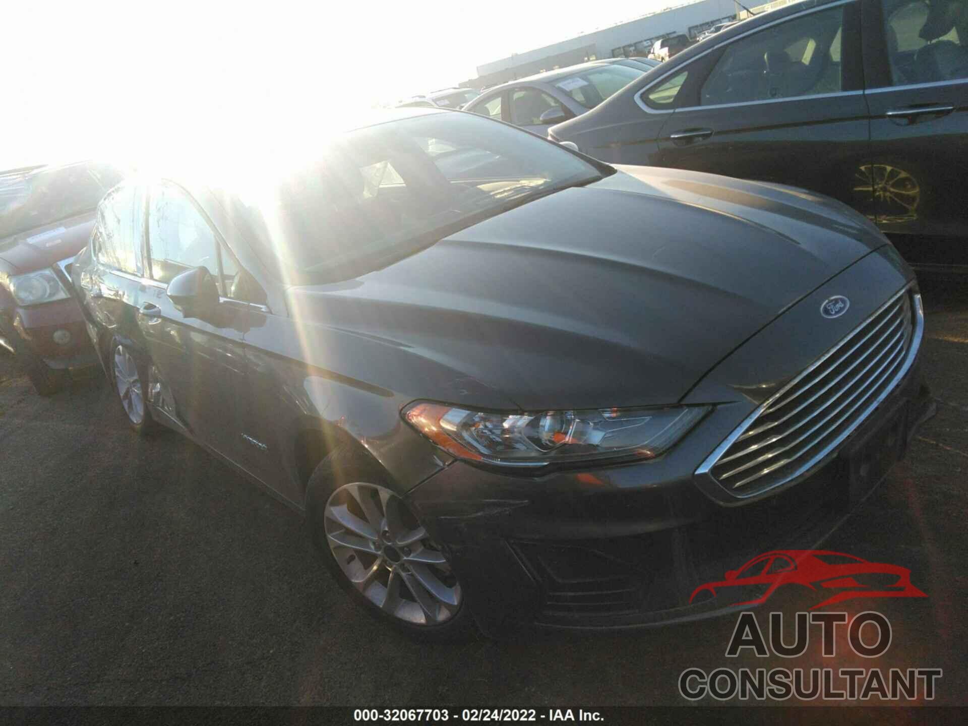 FORD FUSION HYBRID 2019 - 3FA6P0LU2KR284812