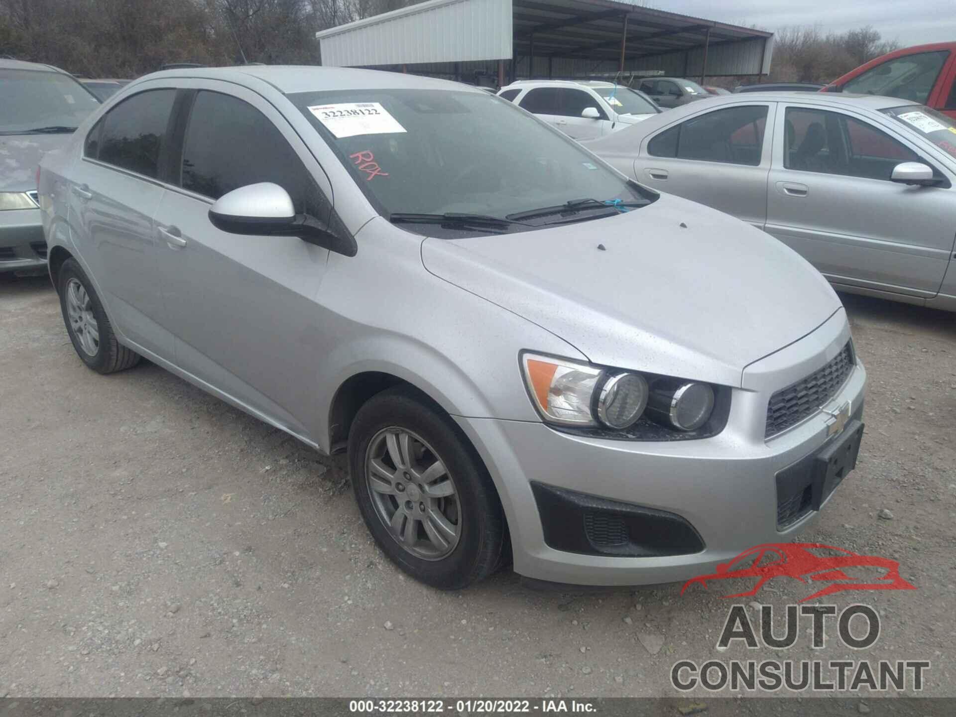 CHEVROLET SONIC 2016 - 1G1JC5SB2G4114410