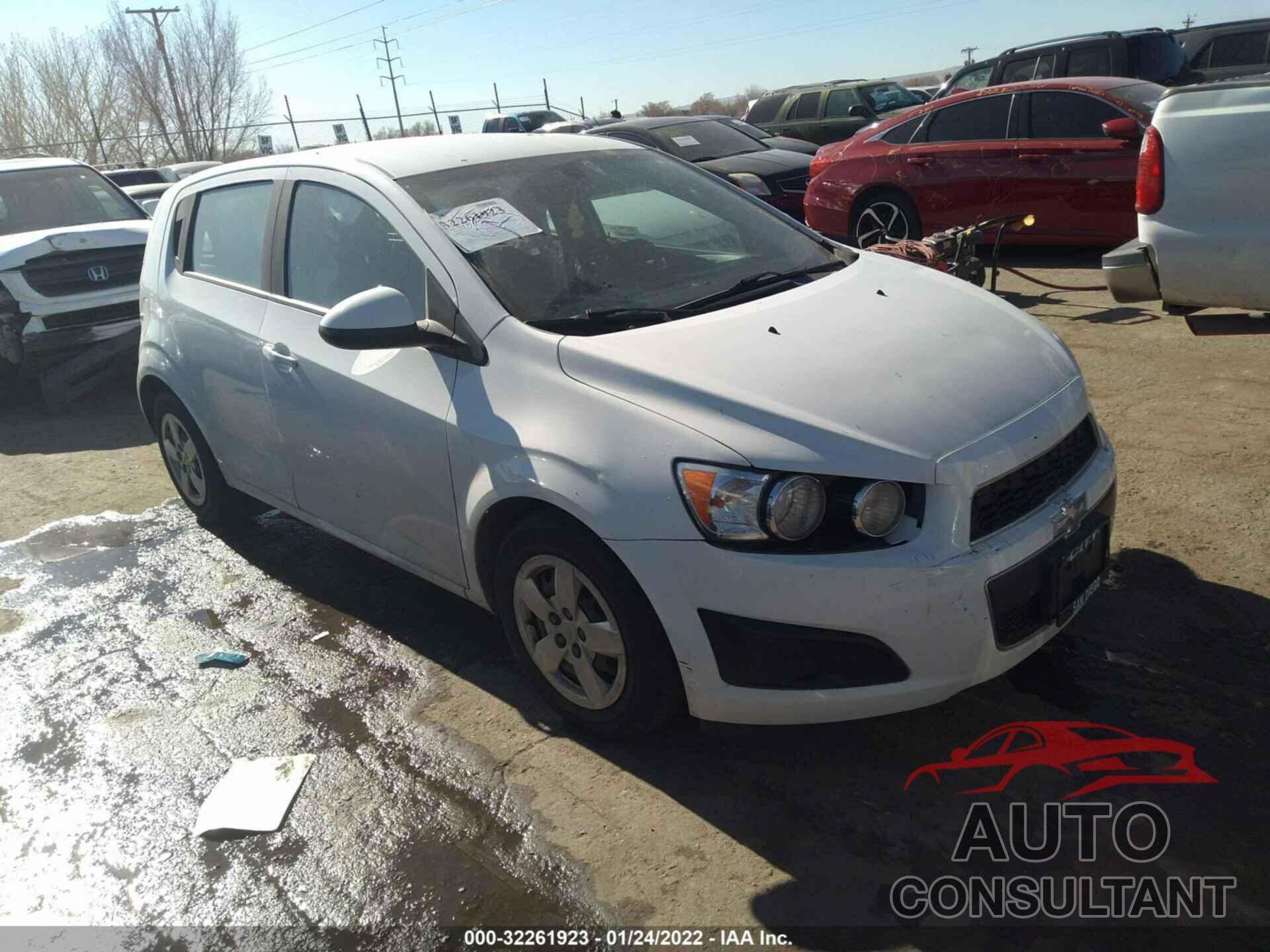 CHEVROLET SONIC 2016 - 1G1JA6SH2G4111300