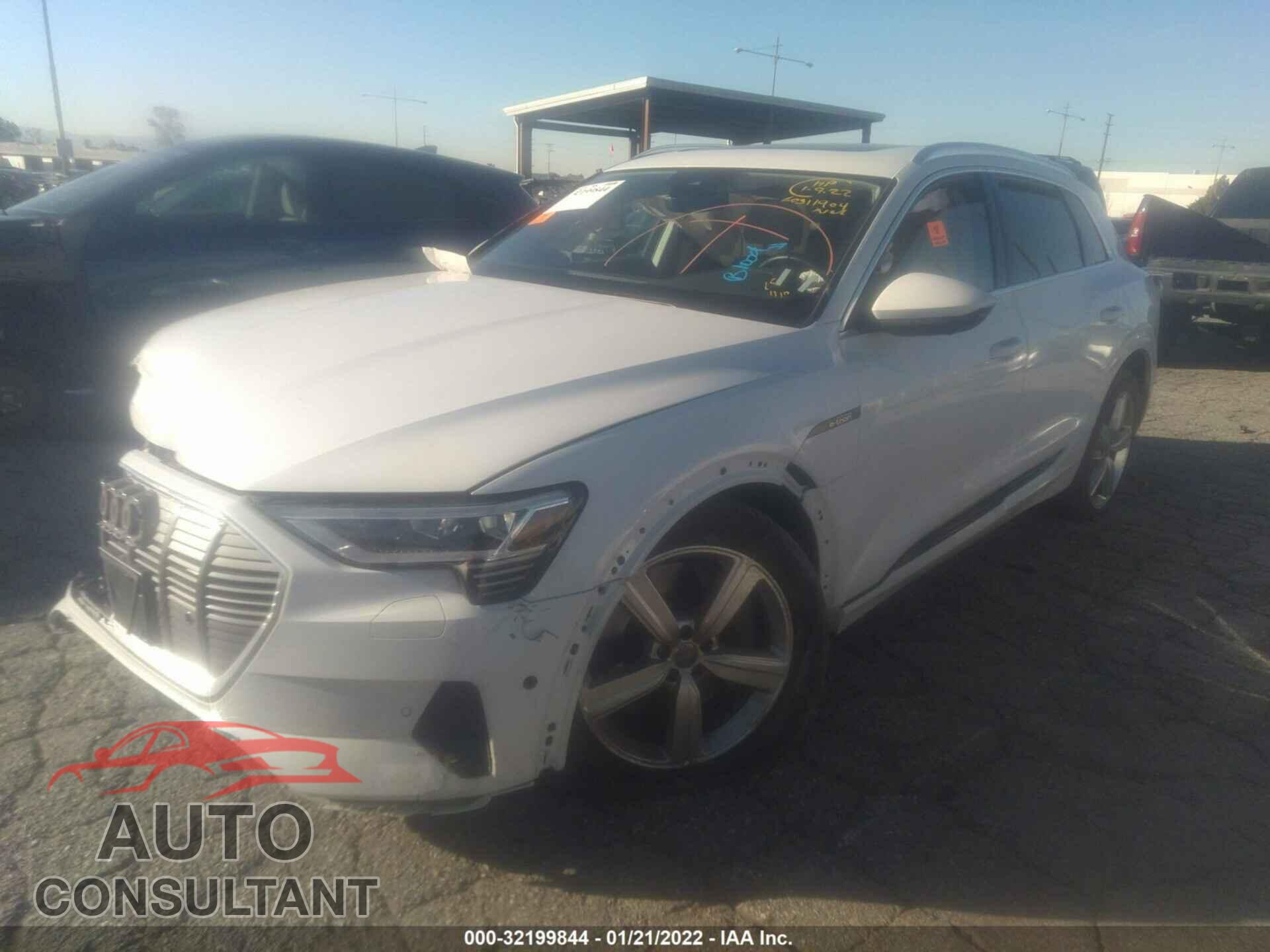AUDI E-TRON 2019 - WA1LAAGE4KB022649
