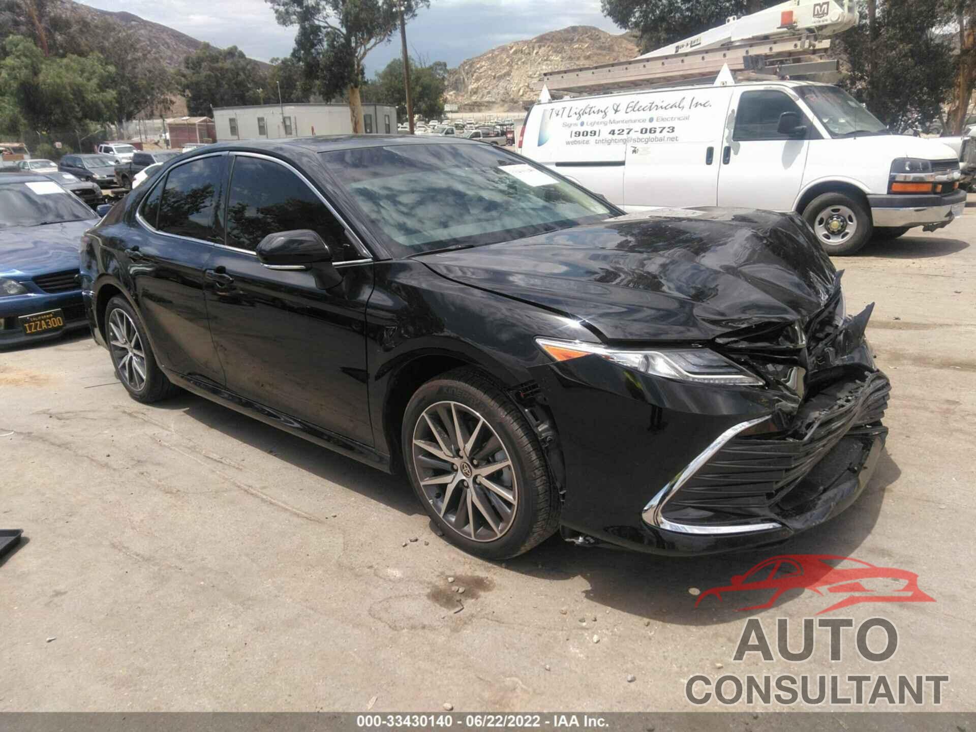 TOYOTA CAMRY 2022 - 4T1F11AK0NU015994