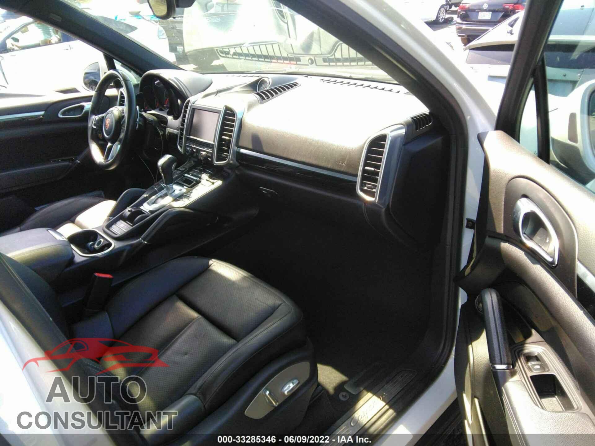 PORSCHE CAYENNE 2016 - WP1AA2A27GLA05474