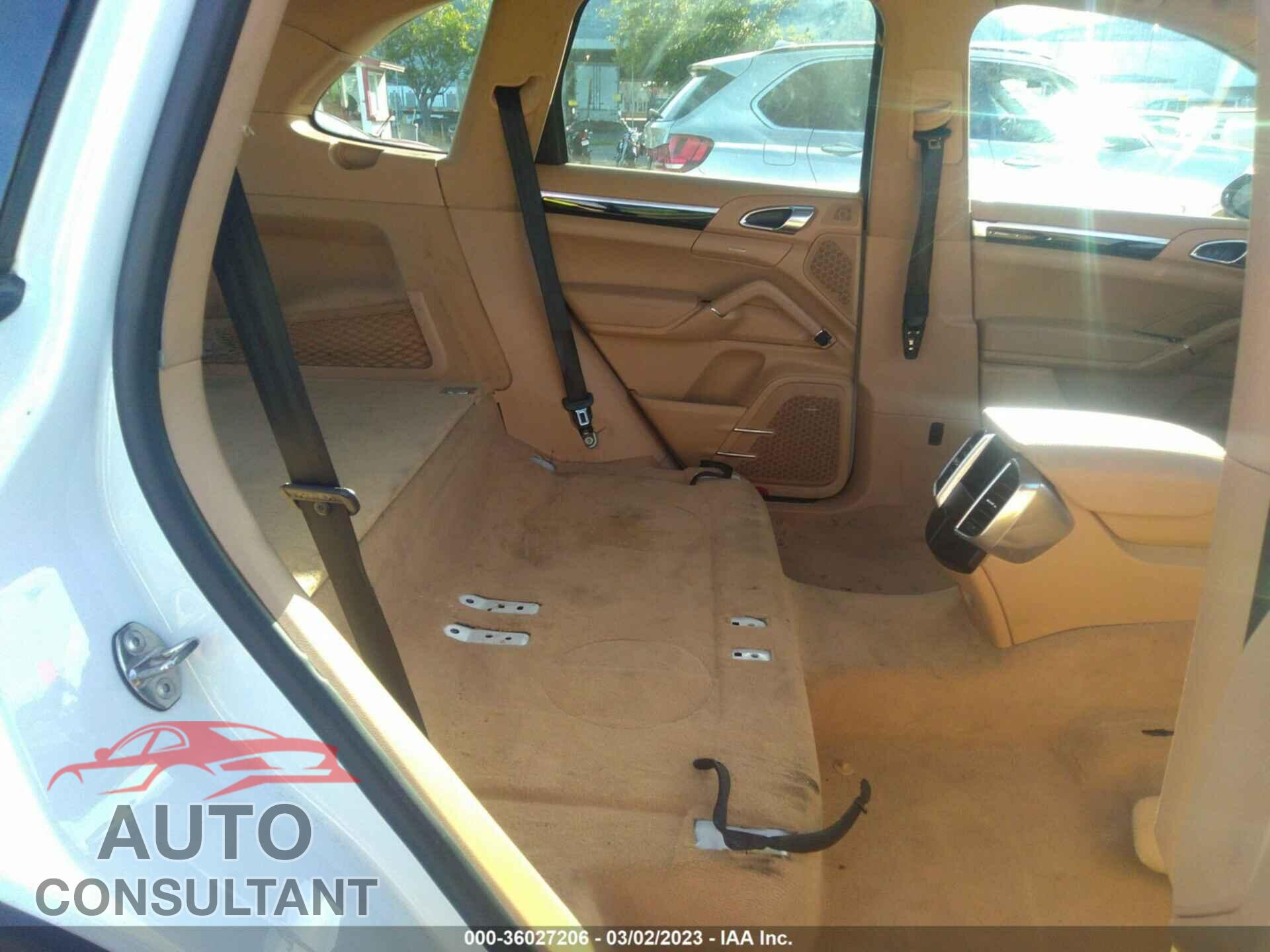 PORSCHE CAYENNE 2016 - WP1AA2A25GLA10589