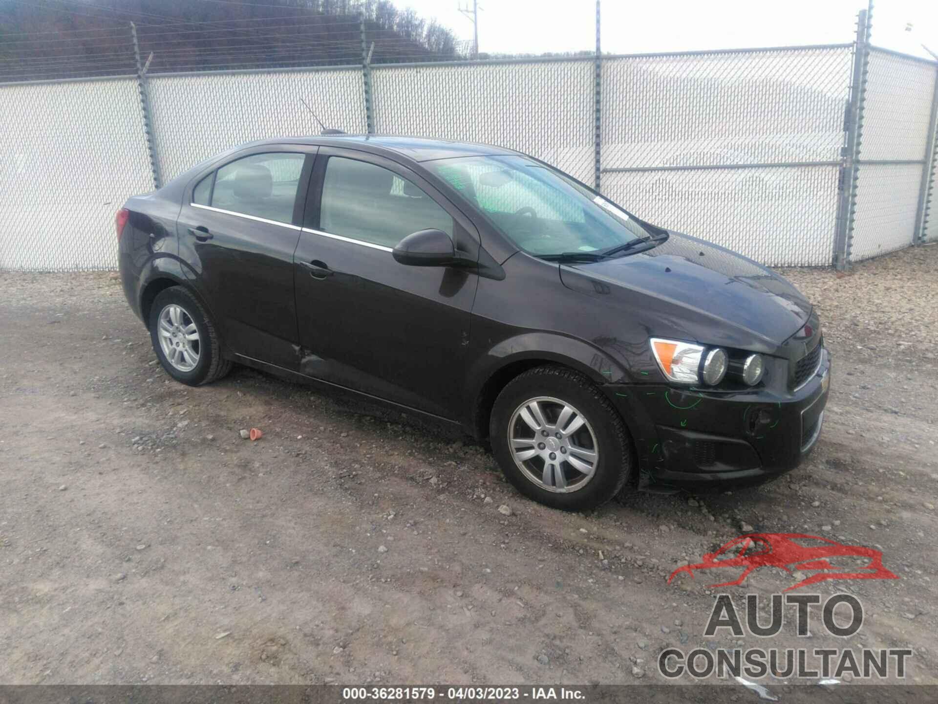 CHEVROLET SONIC 2015 - 1G1JC5SGXF4146919