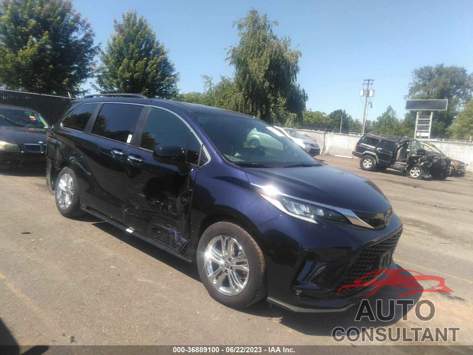 TOYOTA SIENNA 2022 - 5TDDSKFC8NS051257