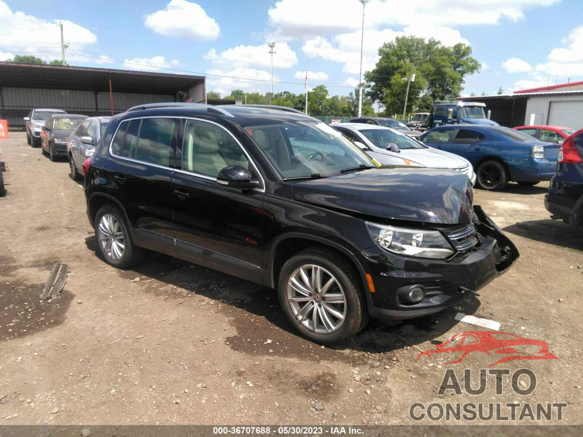 VOLKSWAGEN TIGUAN 2015 - WVGAV7AX5FW555876