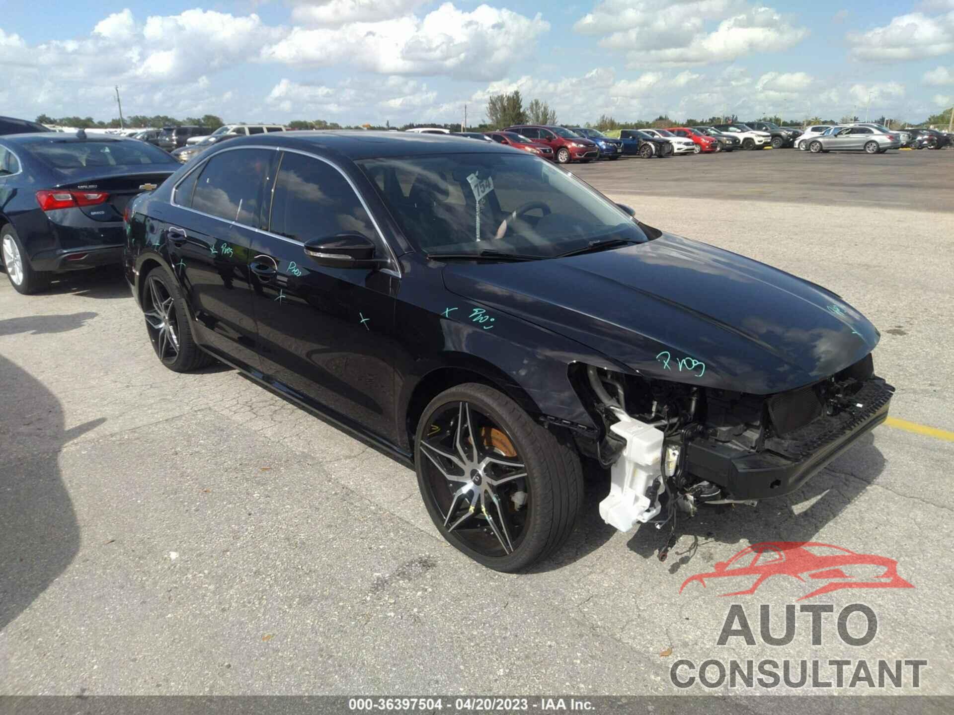 VOLKSWAGEN PASSAT 2018 - 1VWBA7A31JC027308