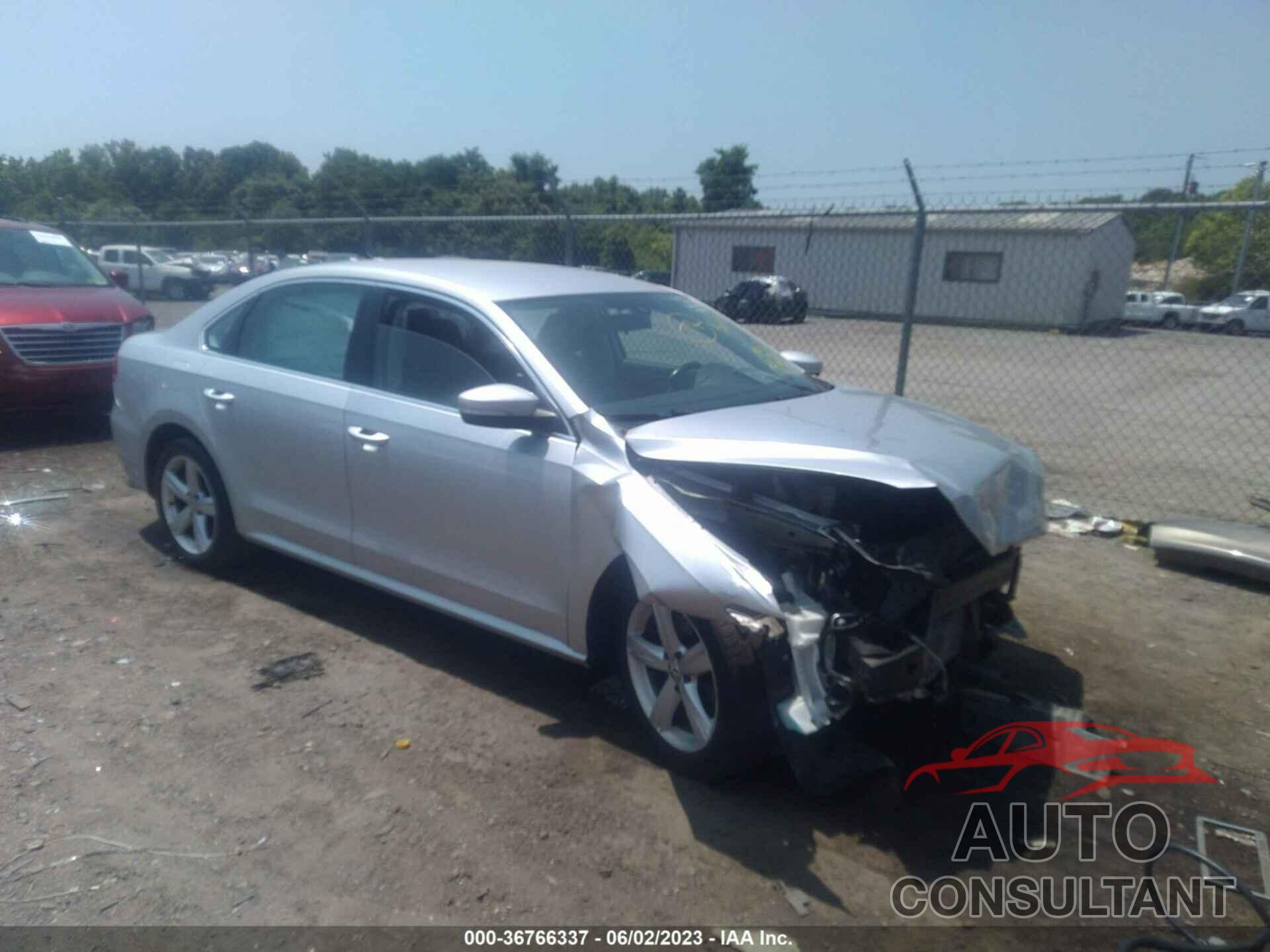 VOLKSWAGEN PASSAT 2015 - 1VWBT7A38FC002553