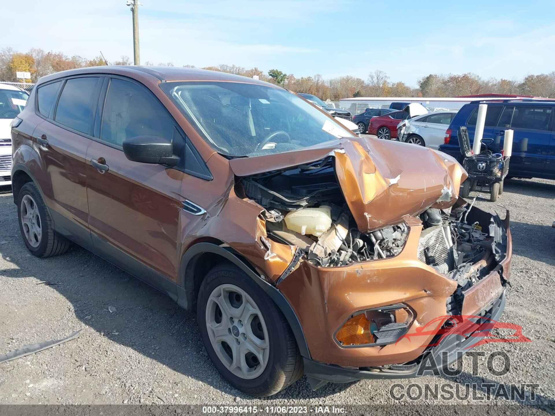 FORD ESCAPE 2017 - 1FMCU0F76HUD66003