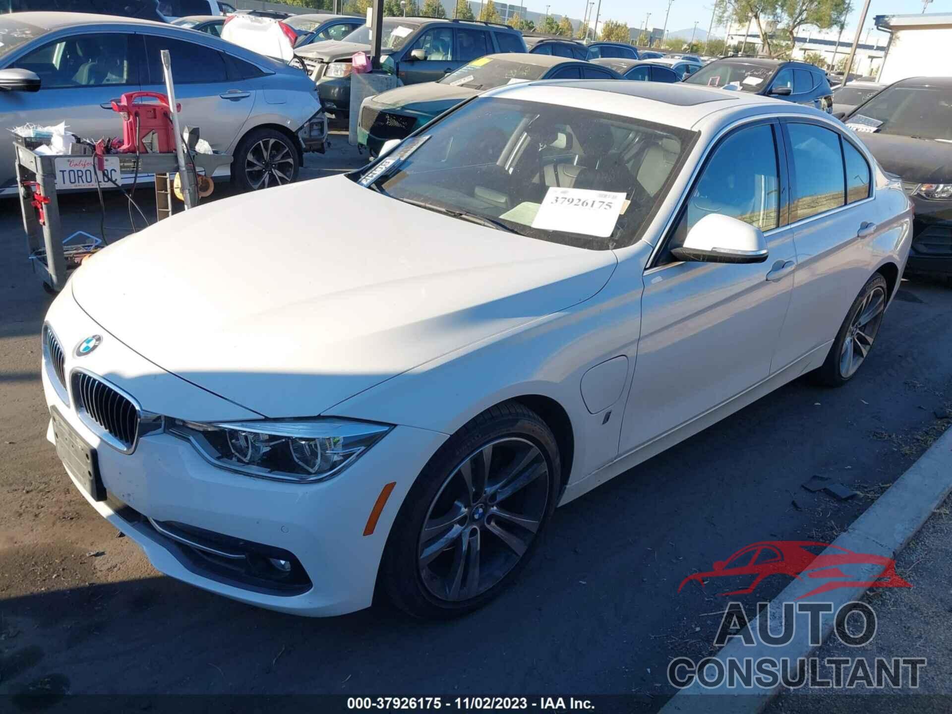 BMW 3 SERIES 2018 - WBA8E1C5XJA756722