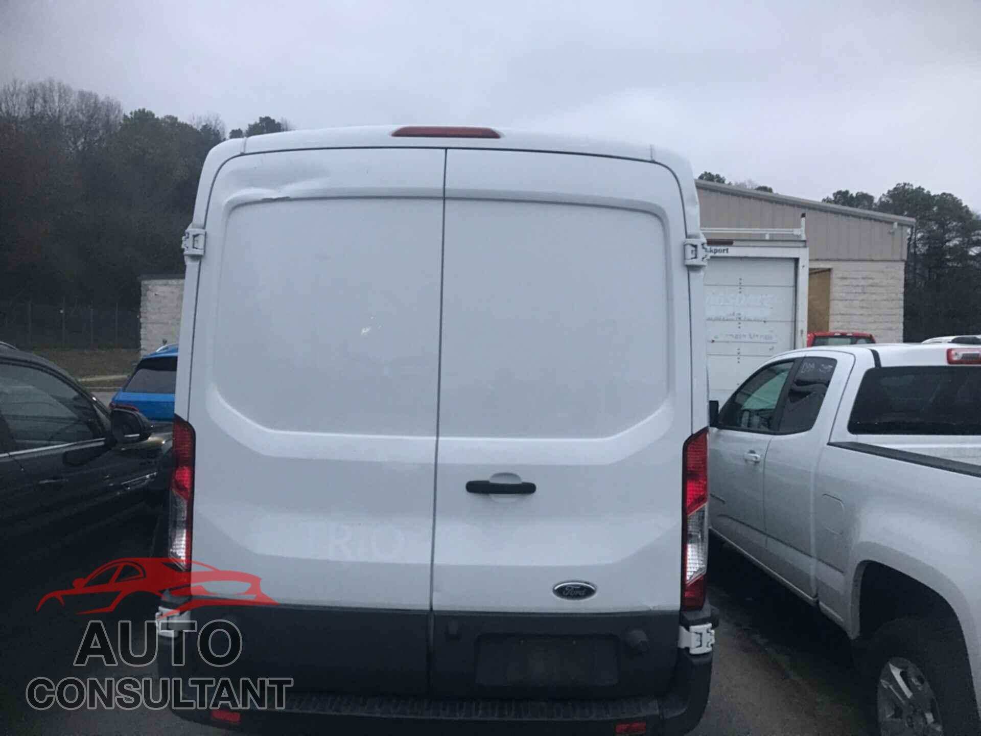 FORD TRANSIT 2017 - 1FTYR2CM4HKA15846