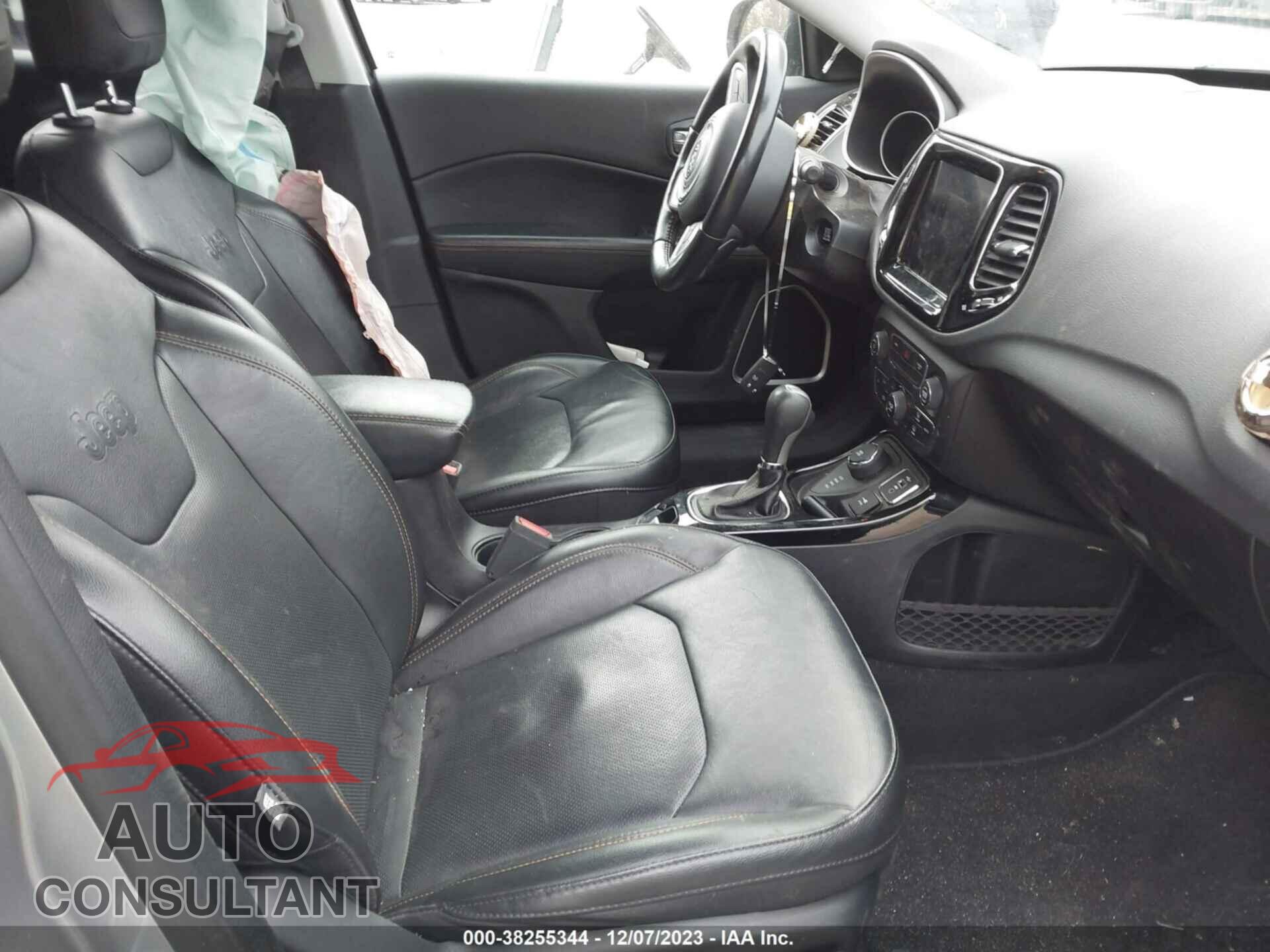 JEEP COMPASS 2019 - 3C4NJDCB5KT854205