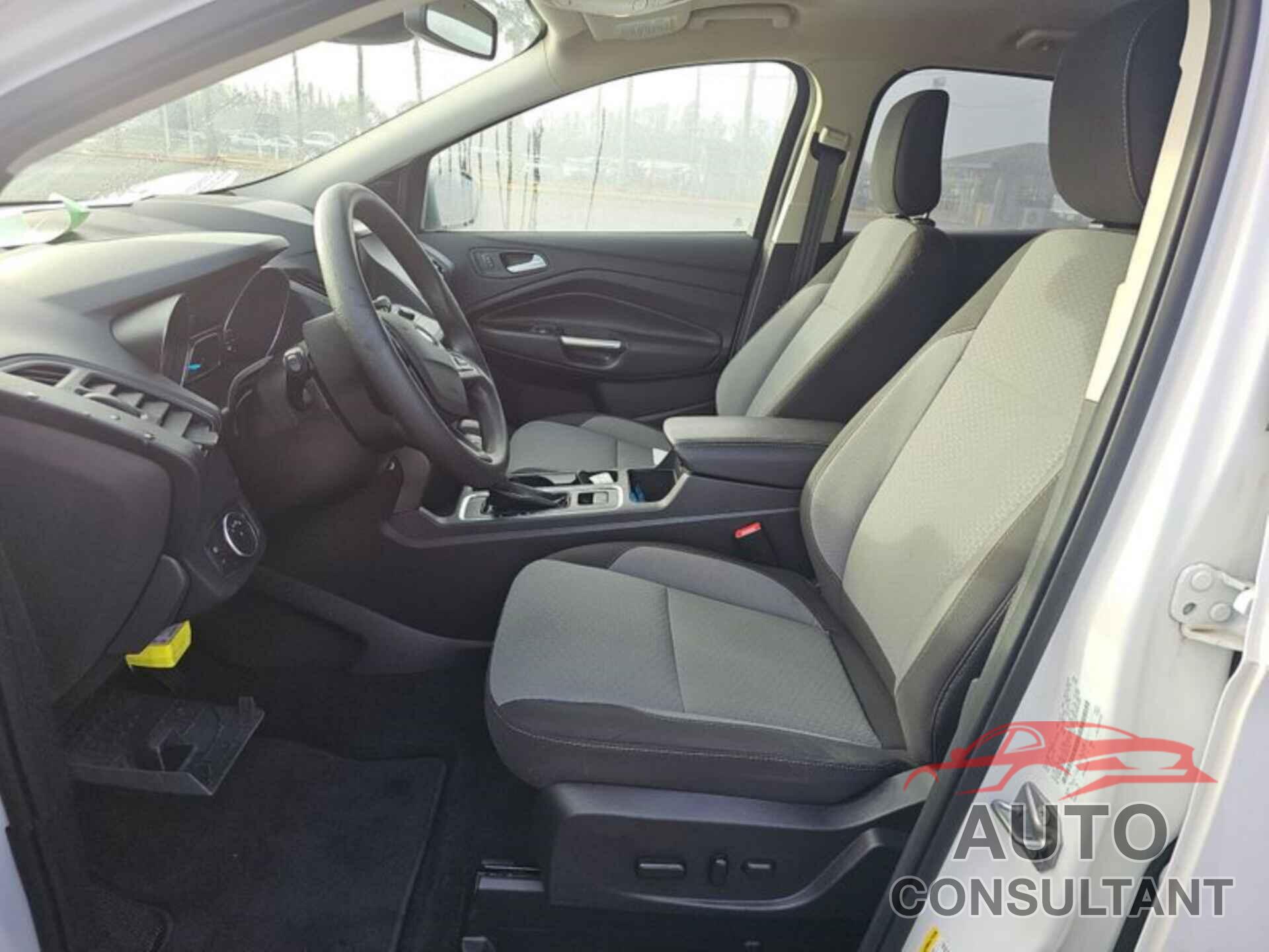 FORD ESCAPE 2019 - 1FMCU0GD0KUB33164