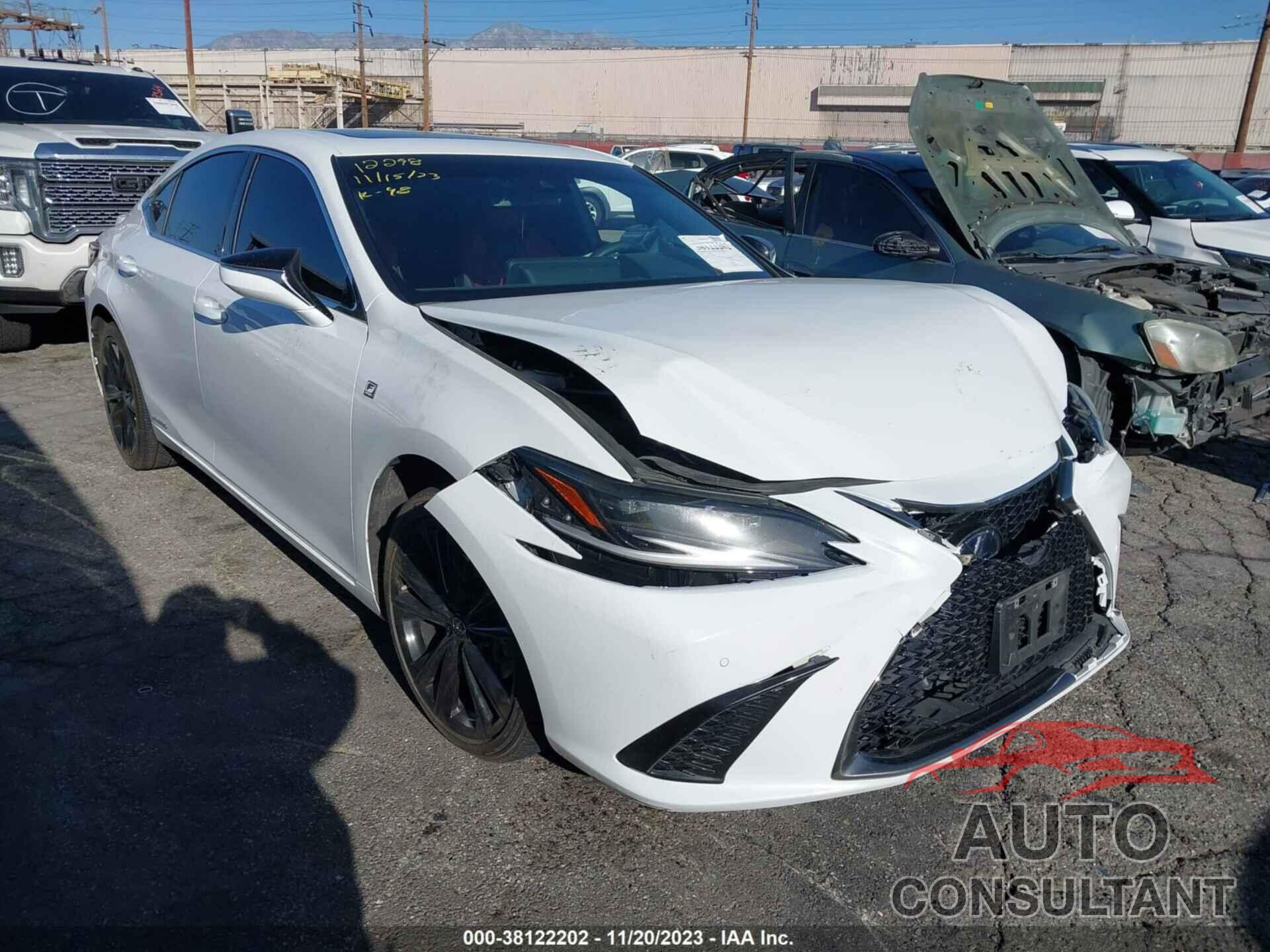 LEXUS ES 300H 2022 - 58AGA1C11NU019747