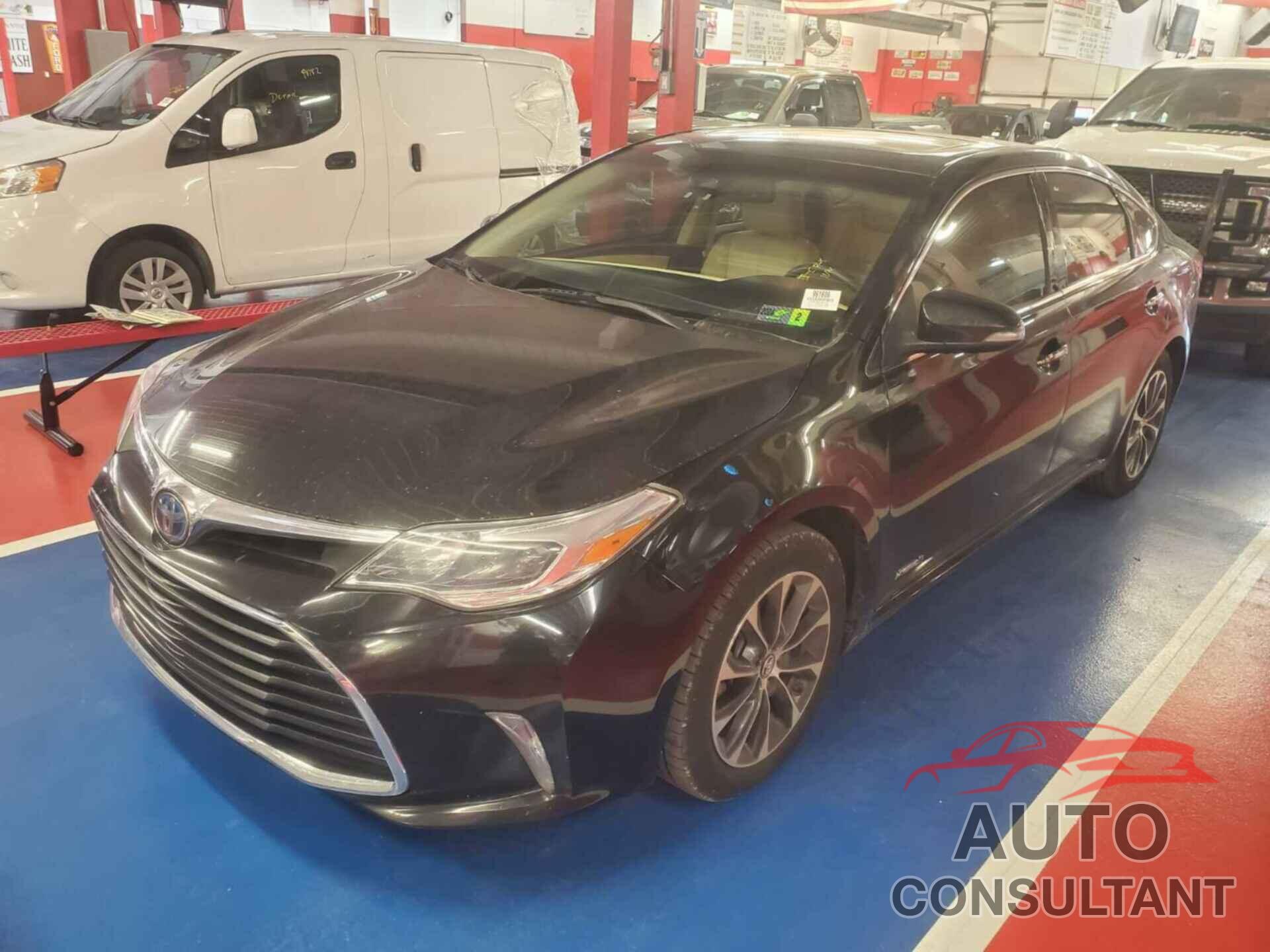 TOYOTA AVALON HYBRID 2018 - 4T1BD1EB8JU063589