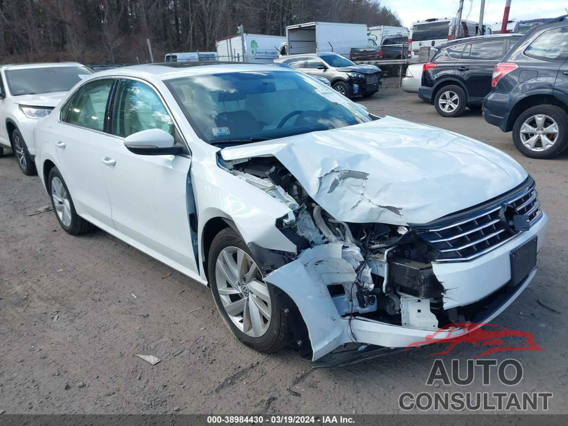 VOLKSWAGEN PASSAT 2018 - 1VWBA7A31JC022416