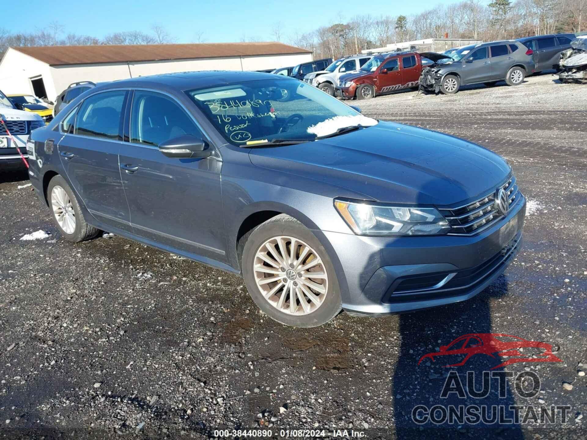 VOLKSWAGEN PASSAT 2016 - 1VWBT7A36GC008353