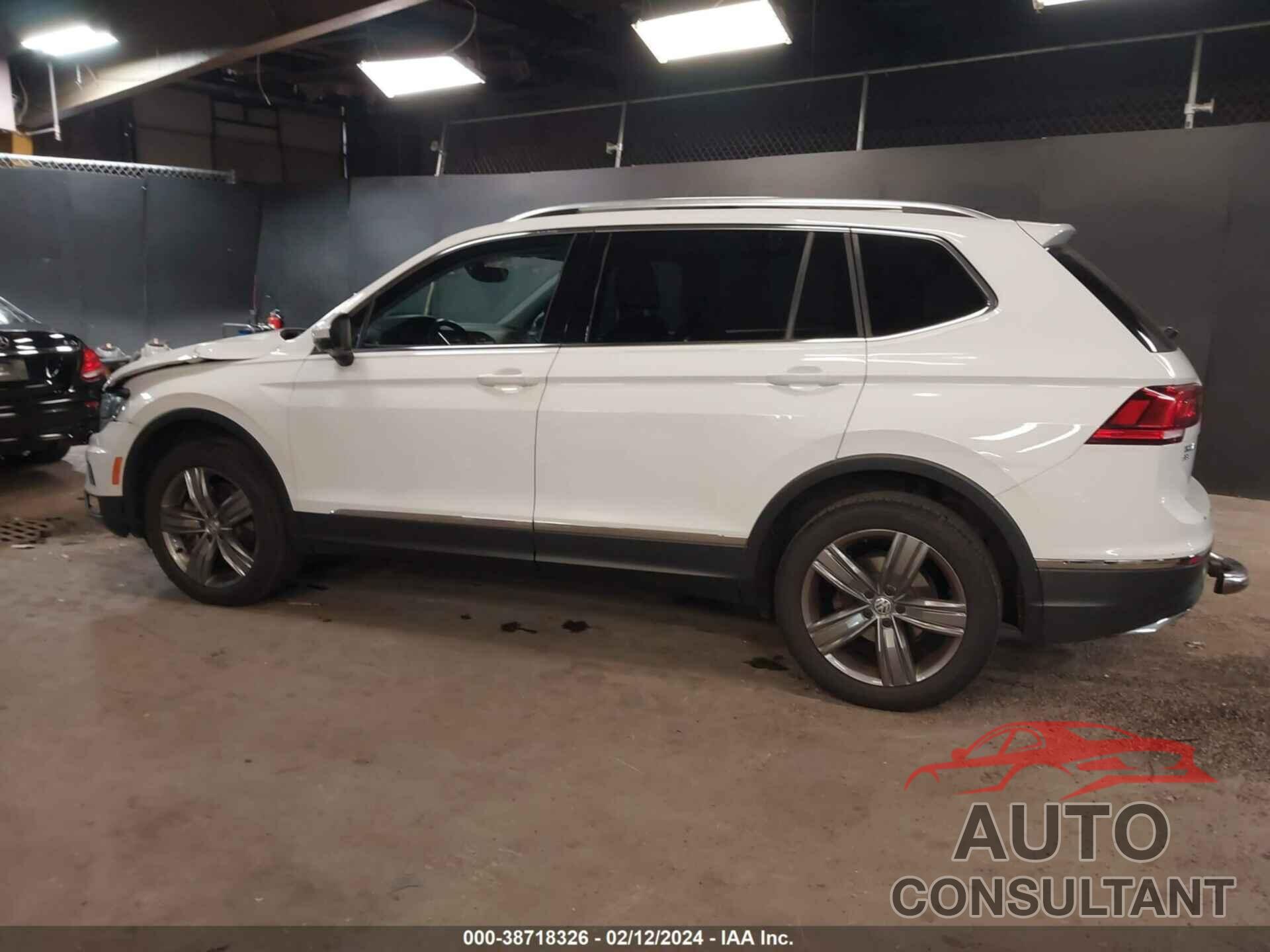 VOLKSWAGEN TIGUAN 2018 - 3VV4B7AX9JM215960