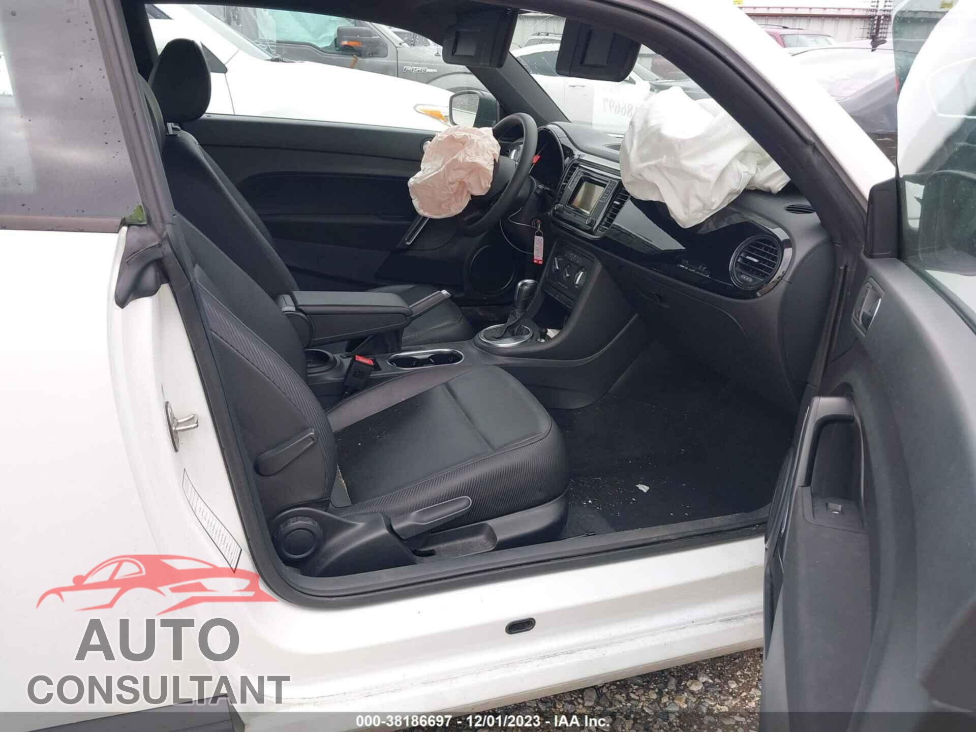 VOLKSWAGEN BEETLE 2017 - 3VWF17AT3HM628150