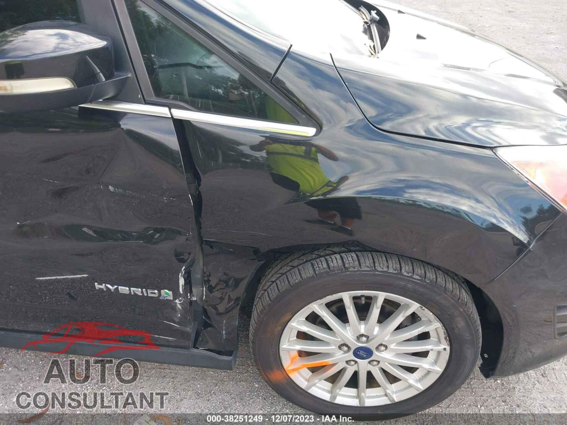 FORD C-MAX HYBRID 2015 - 1FADP5BU8FL116263
