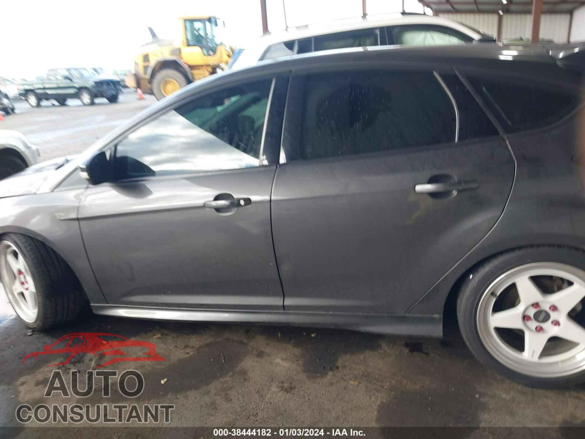 FORD FOCUS ST 2016 - 1FADP3L97GL210506