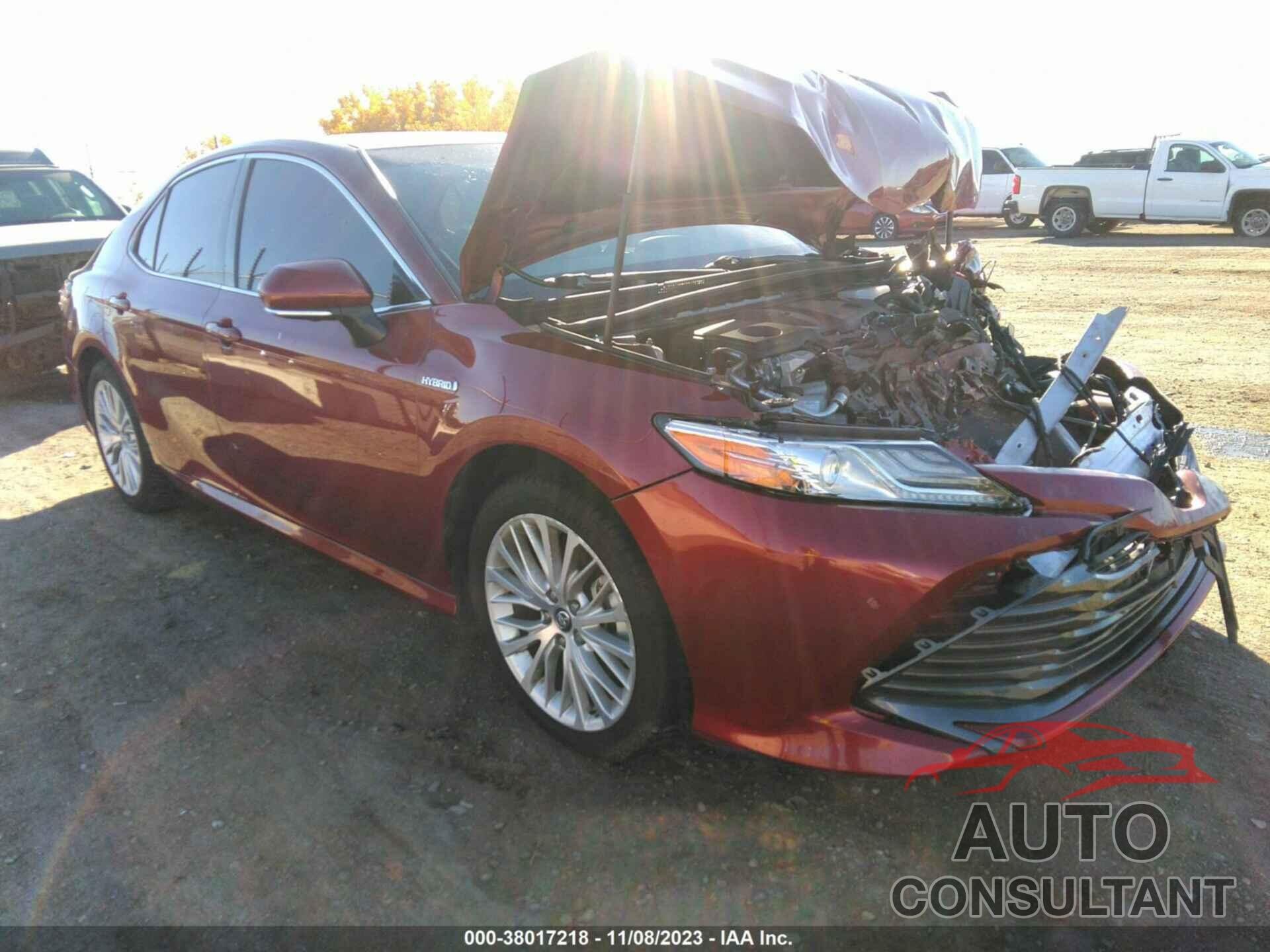 TOYOTA CAMRY 2018 - 4T1B21HK2JU502903