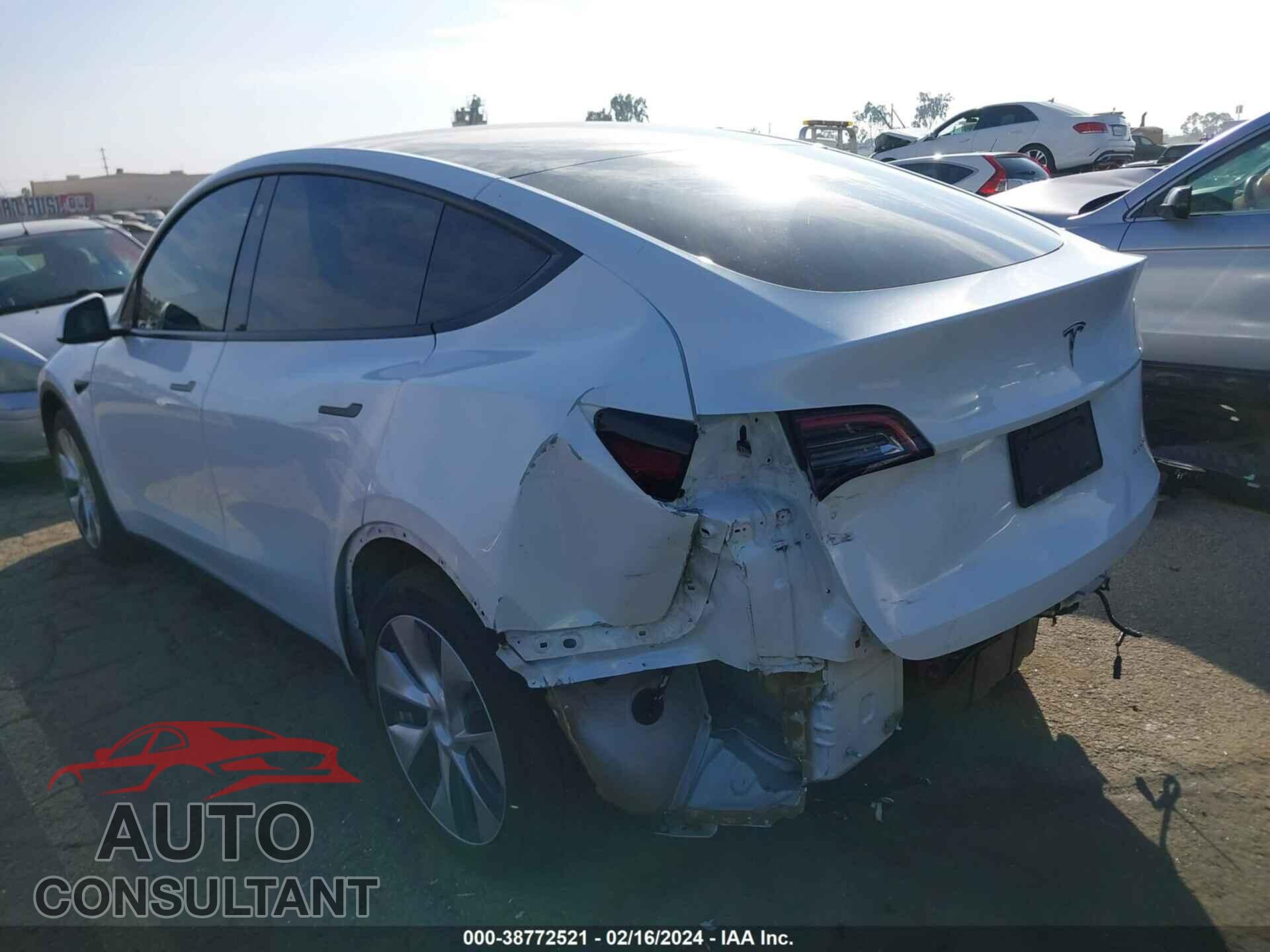 TESLA MODEL Y 2021 - 5YJYGAEE8MF233379