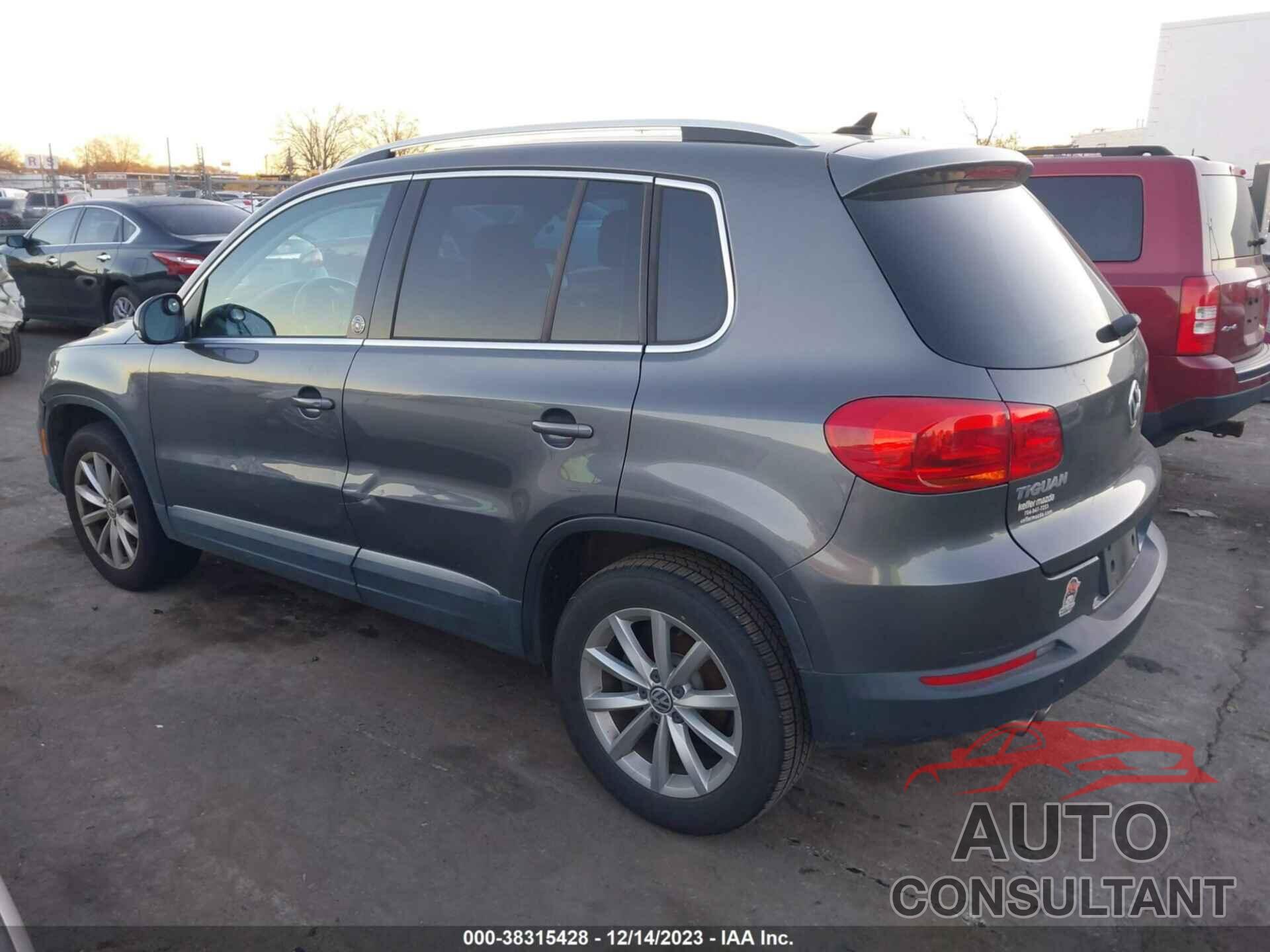 VOLKSWAGEN TIGUAN 2017 - WVGRV7AXXHK010401