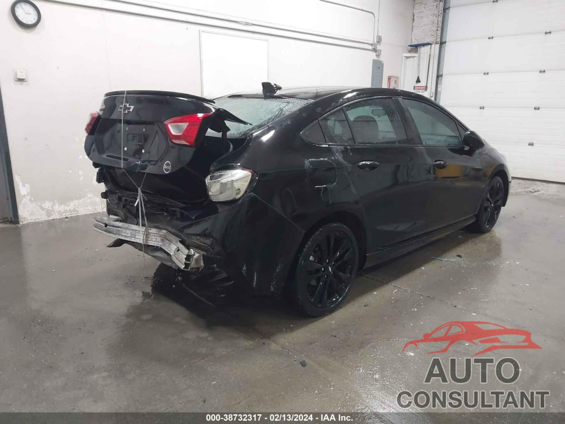 CHEVROLET CRUZE 2018 - 1G1BE5SM7J7193059