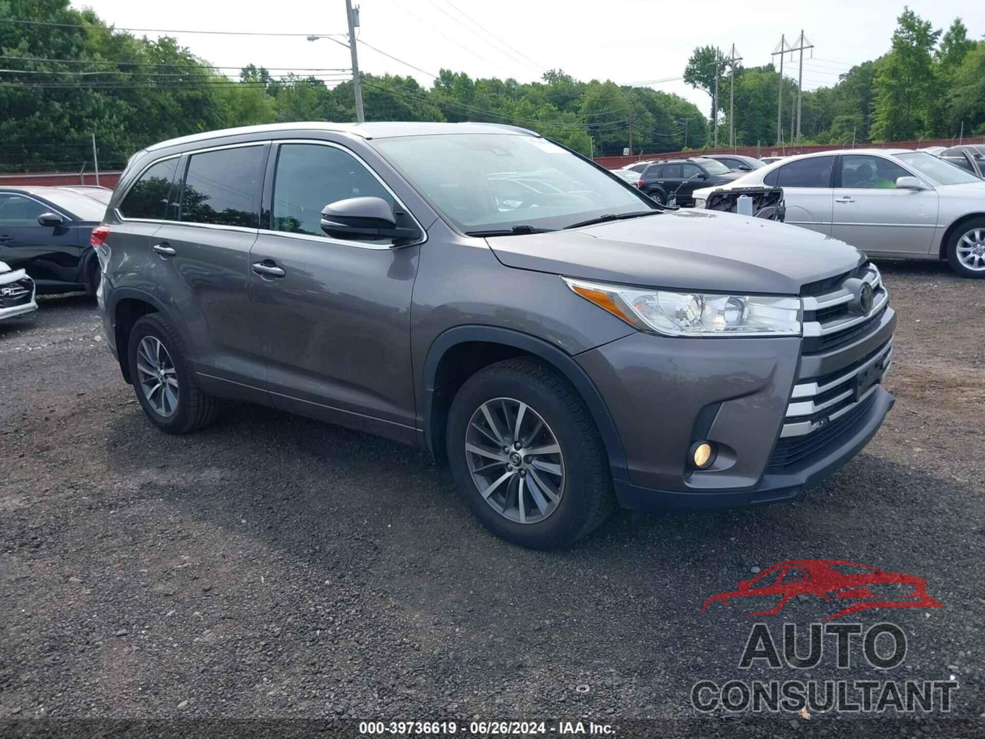 TOYOTA HIGHLANDER 2018 - 5TDJZRFH9JS551392