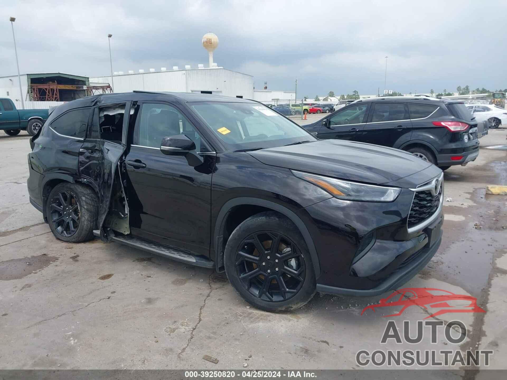 TOYOTA HIGHLANDER 2022 - 5TDCZRAH8NS140703