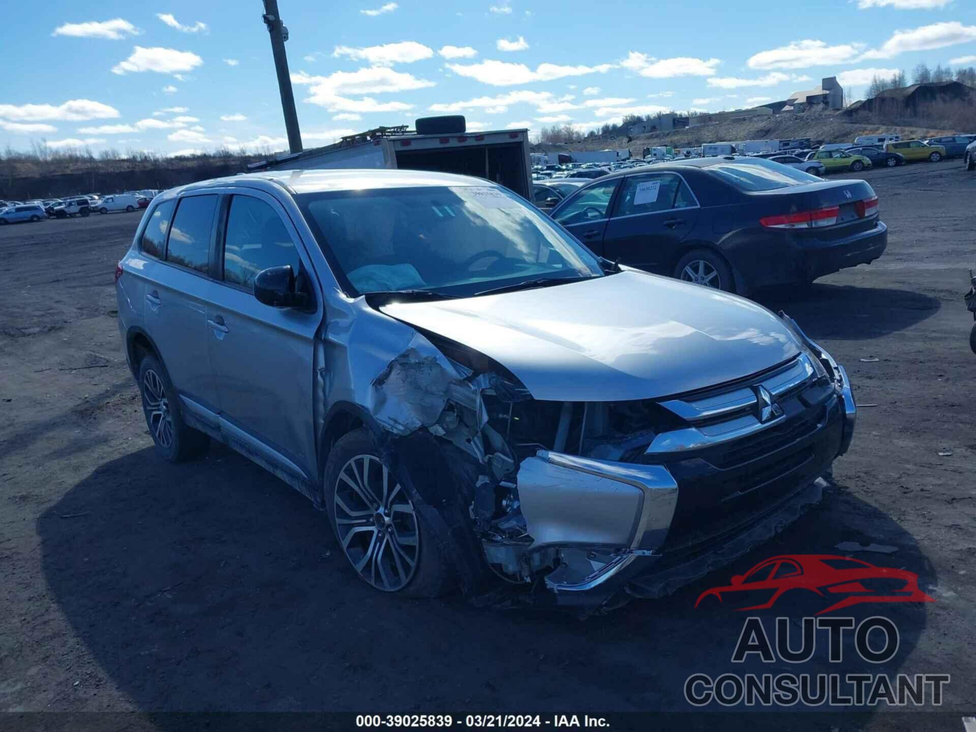 MITSUBISHI OUTLANDER 2018 - JA4AZ2A32JZ004007