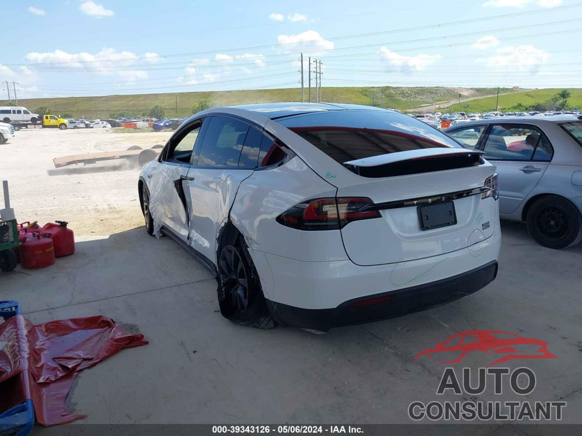 TESLA MODEL X 2023 - 7SAXCBE64PF399363