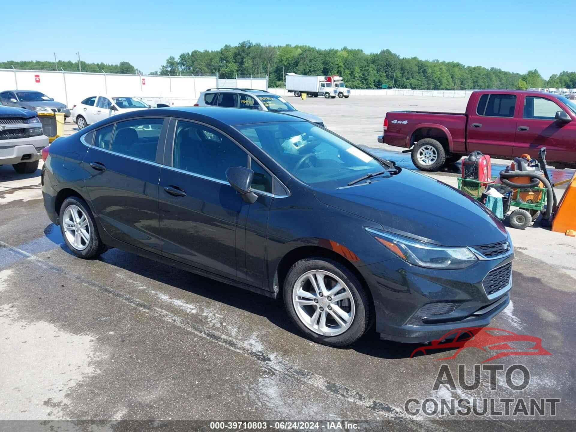 CHEVROLET CRUZE 2018 - 1G1BE5SM9J7230810