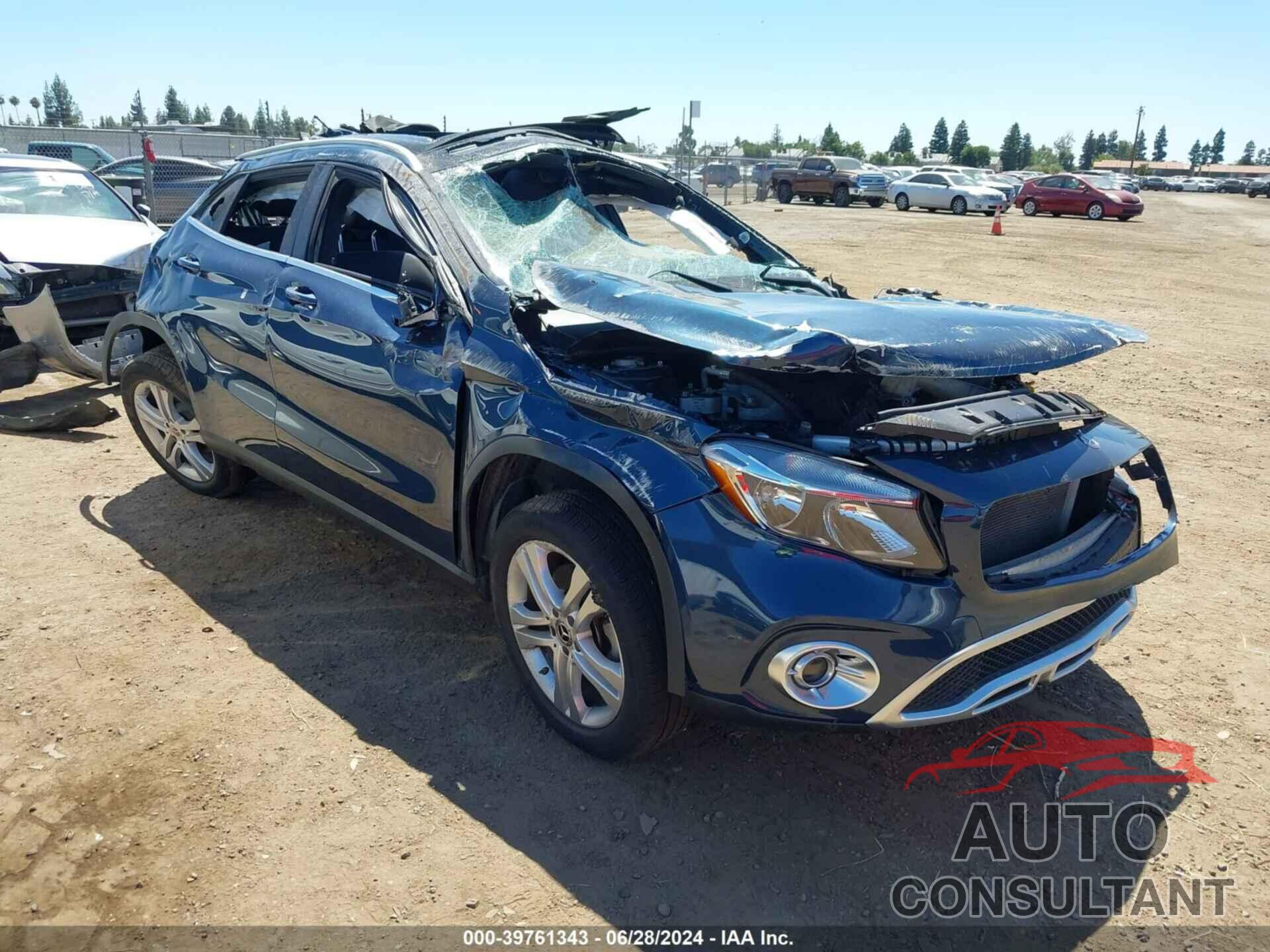 MERCEDES-BENZ GLA 250 2019 - WDCTG4GB4KJ618114