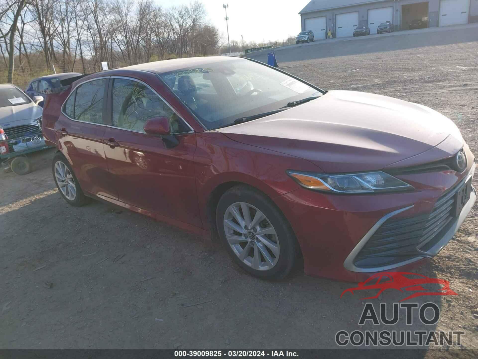 TOYOTA CAMRY 2021 - 4T1C11AK2MU590373