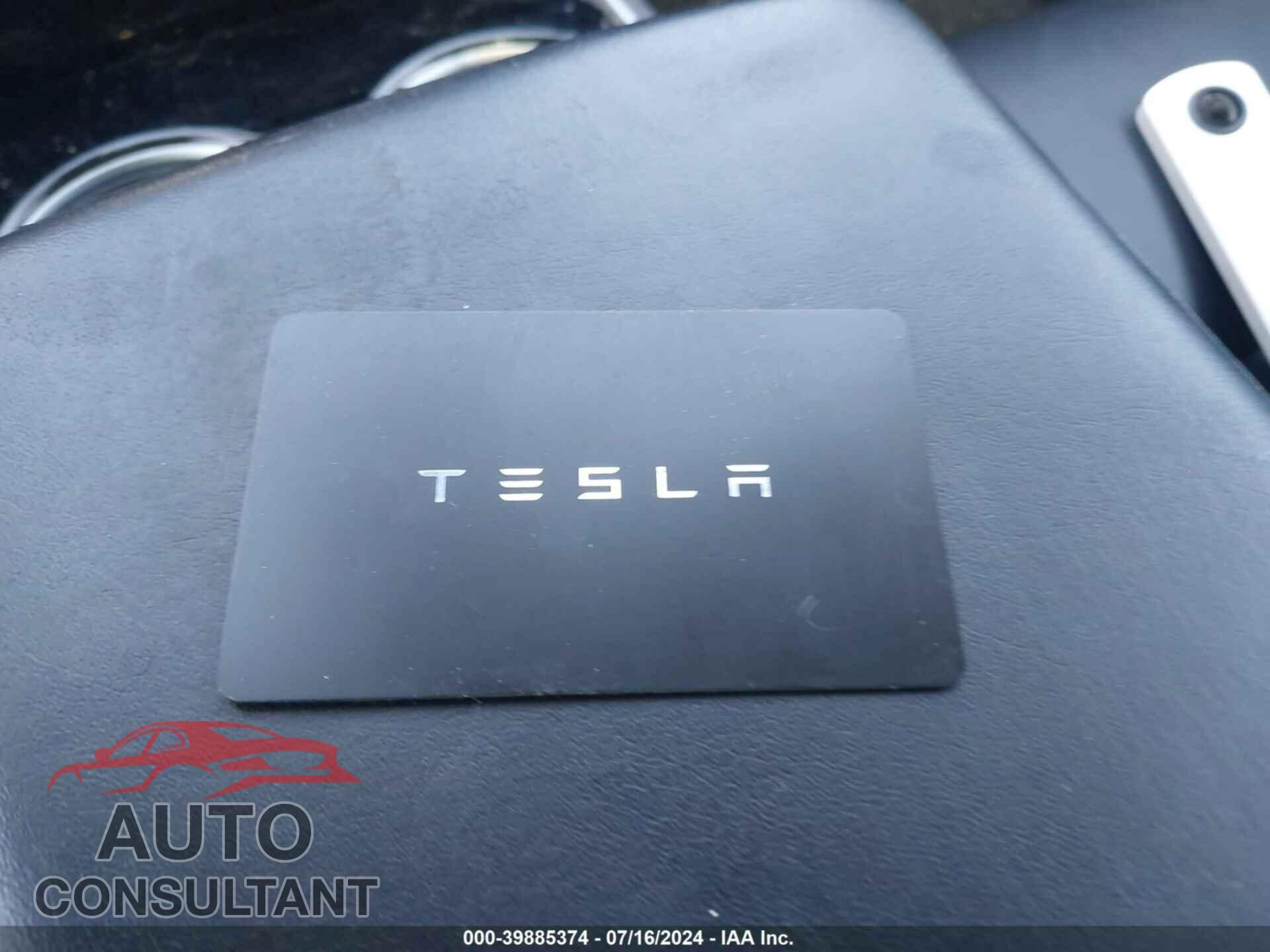 TESLA MODEL 3 2018 - 5YJ3E1EB6JF095018