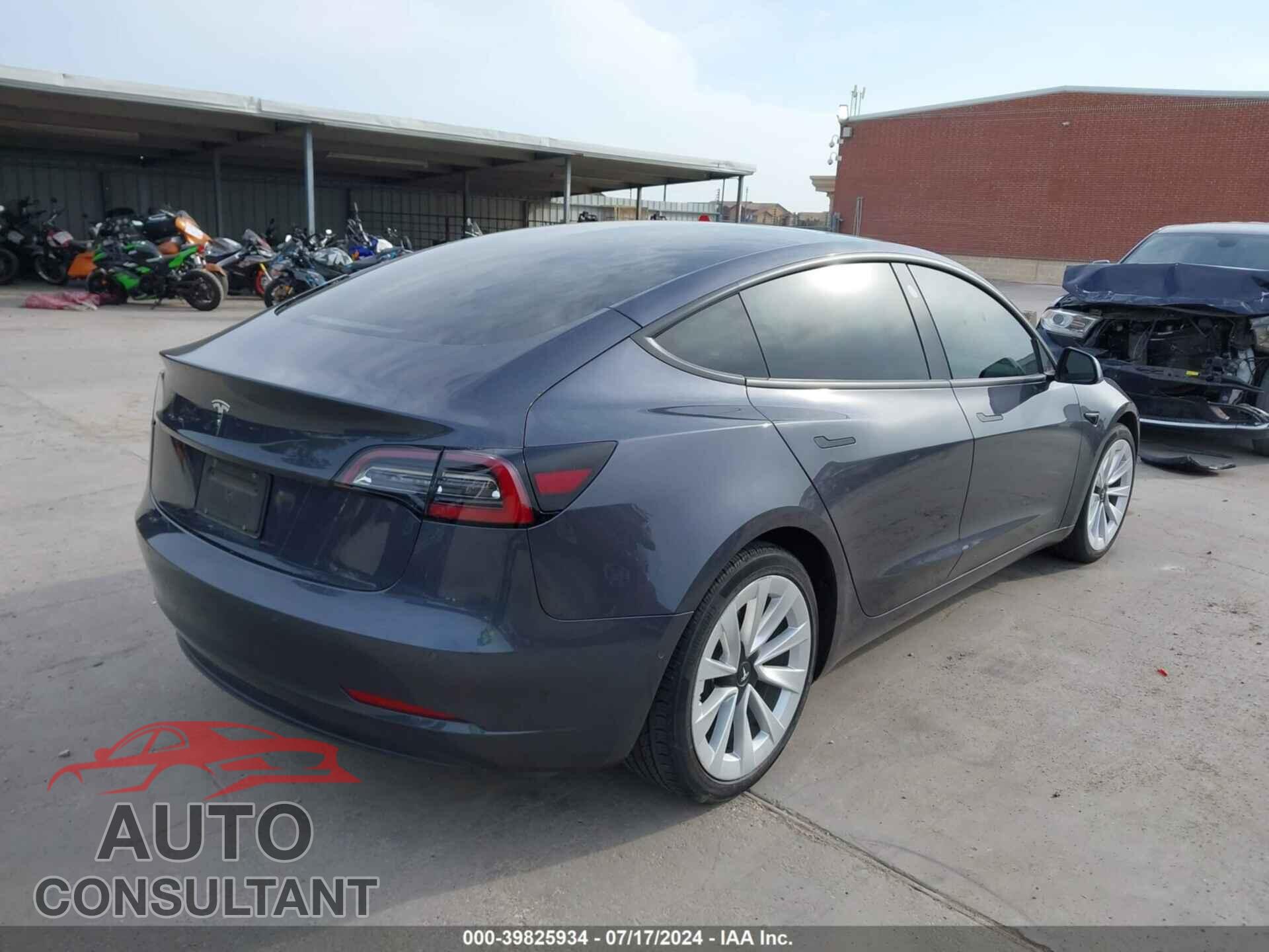 TESLA MODEL 3 2022 - 5YJ3E1EA2NF241122