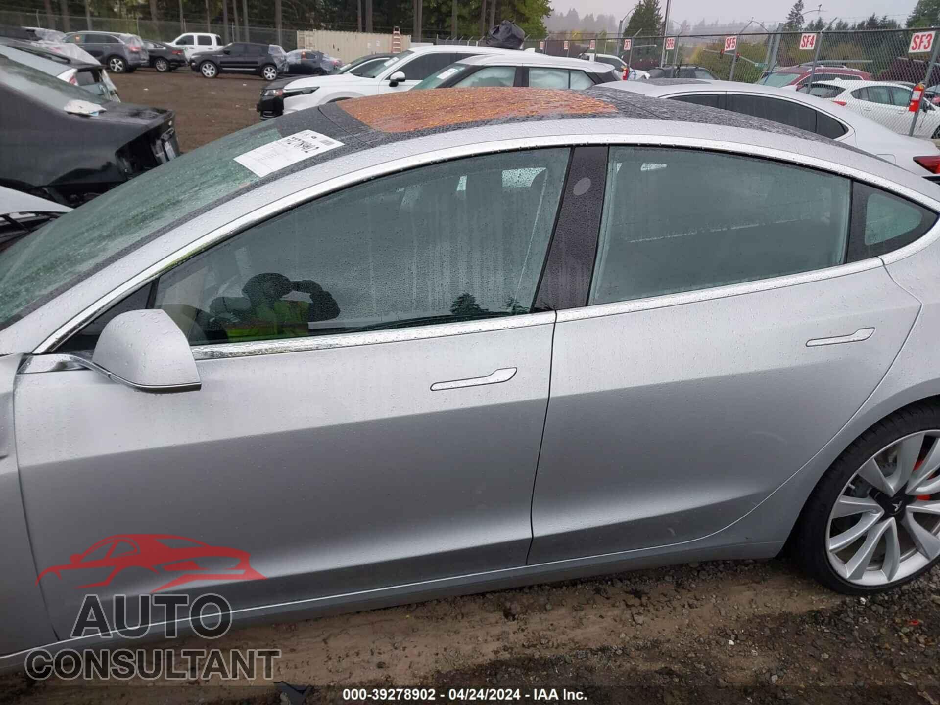 TESLA MODEL 3 2018 - 5YJ3E1EBXJF083342