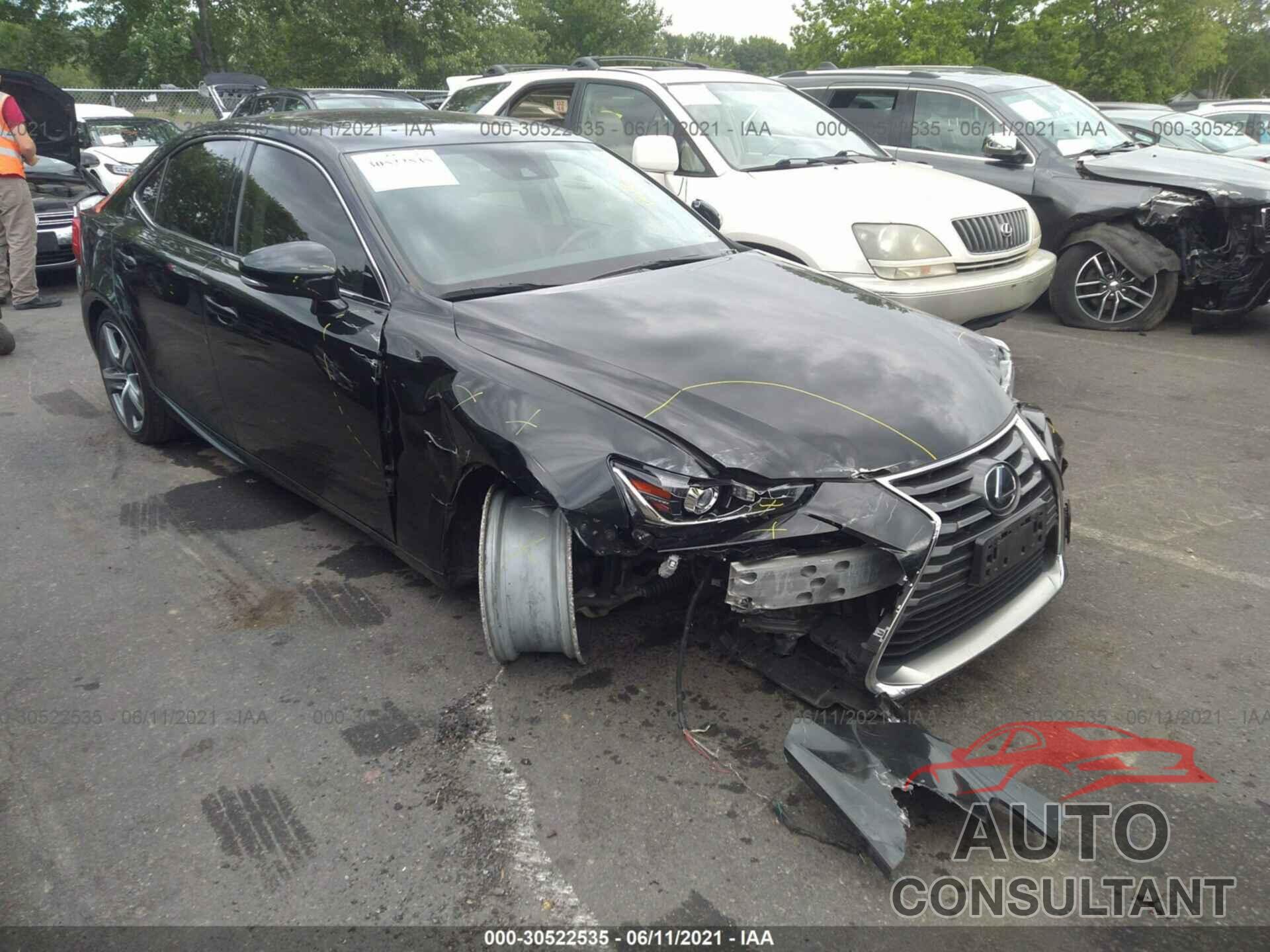 LEXUS IS 2018 - JTHC81D22J5026092