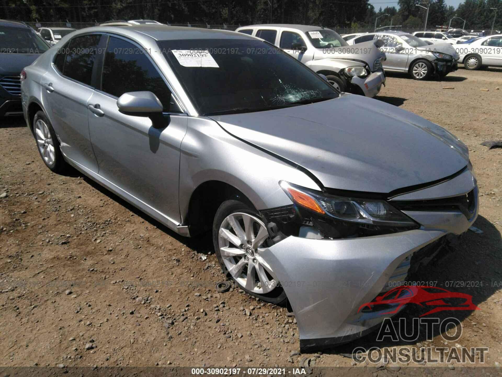 TOYOTA CAMRY 2018 - 4T1B11HK8JU120491