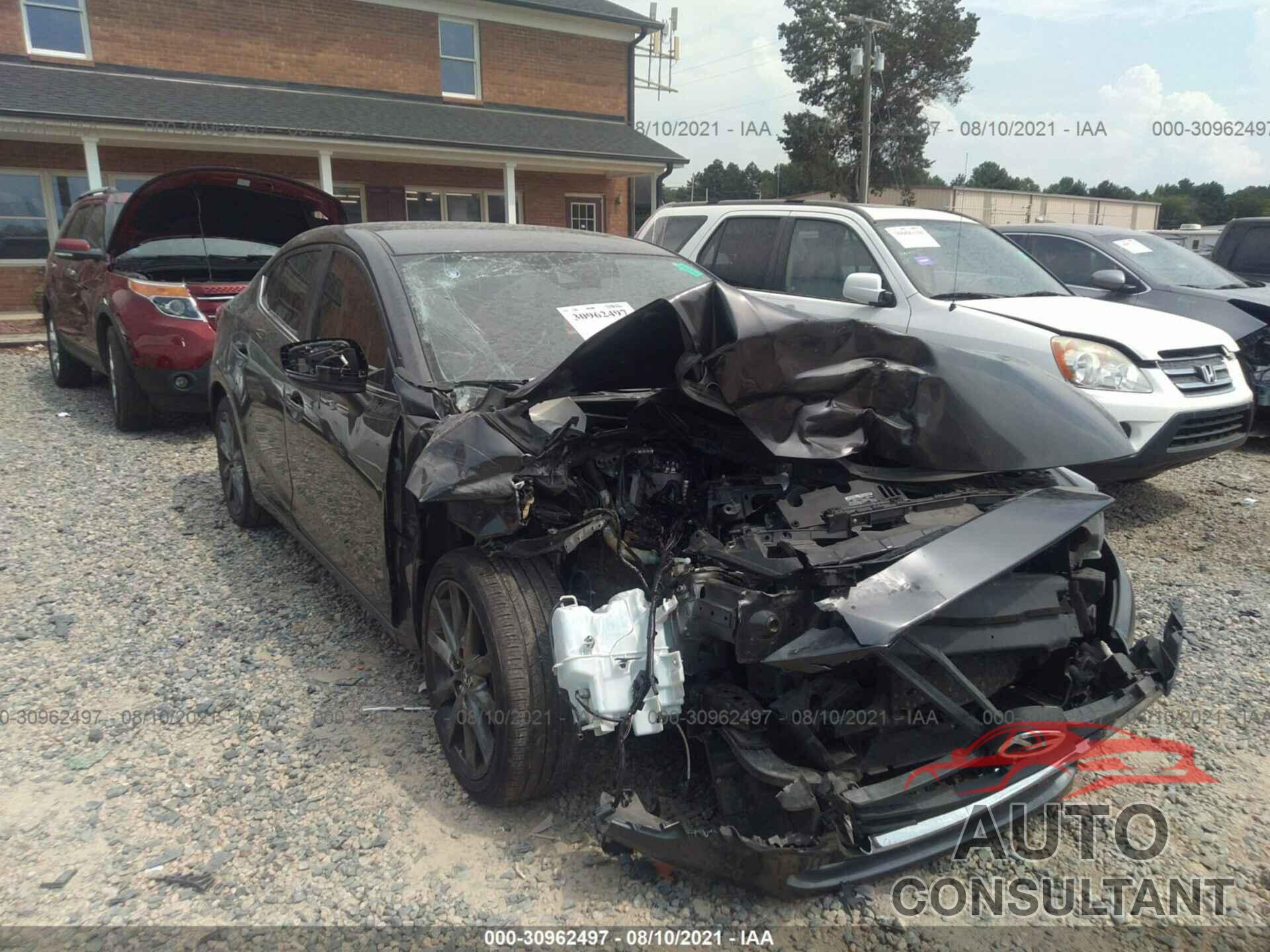 MAZDA MAZDA3 4-DOOR 2018 - 3MZBN1V30JM260915