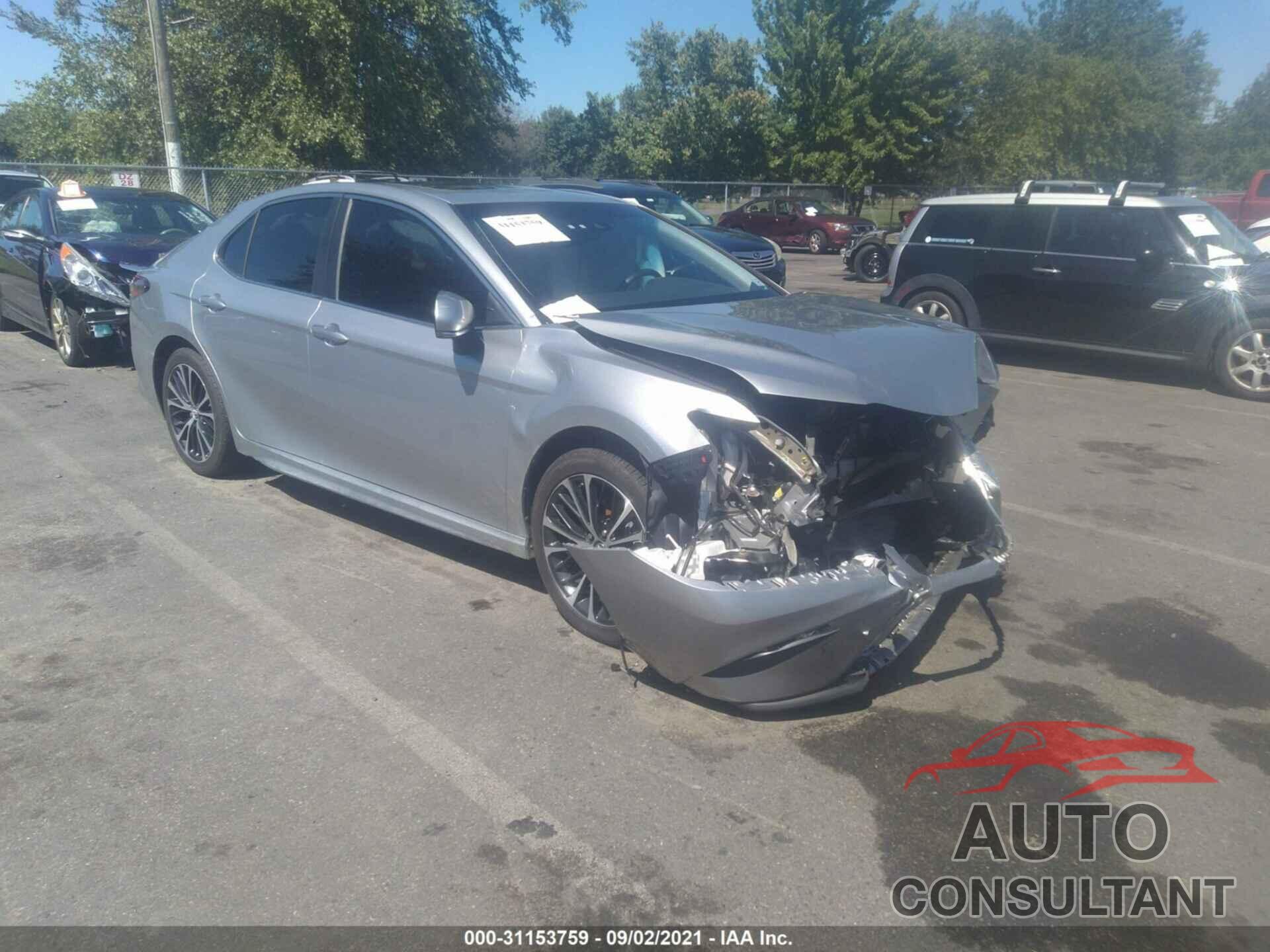 TOYOTA CAMRY 2018 - 4T1B11HK5JU038296