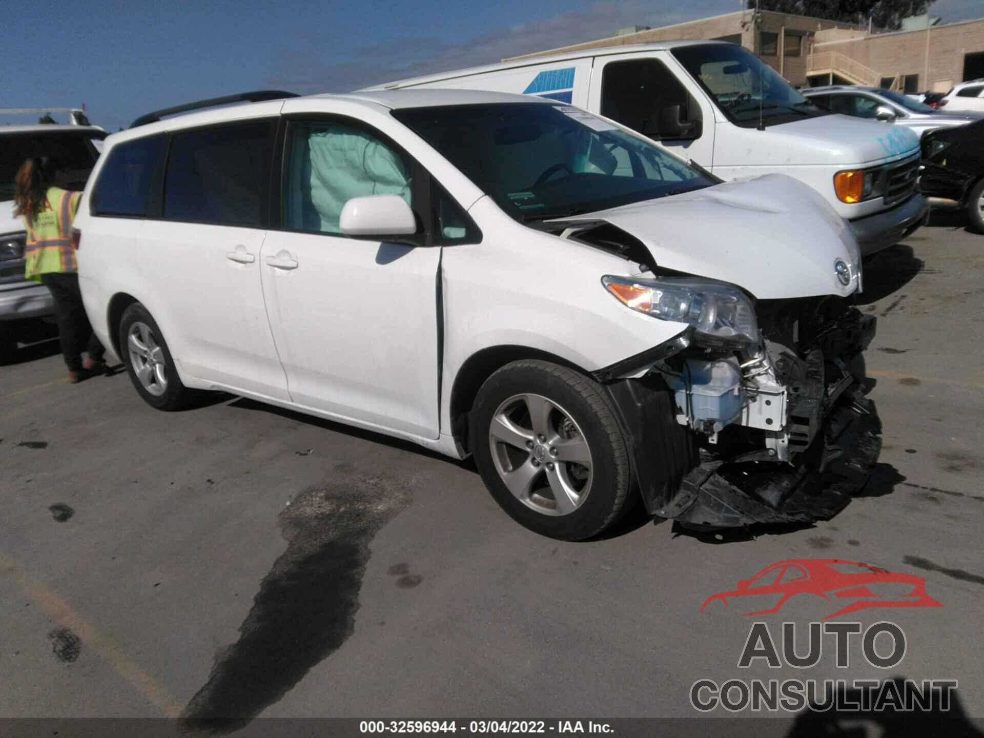 TOYOTA SIENNA 2017 - 5TDKZ3DC6HS846002