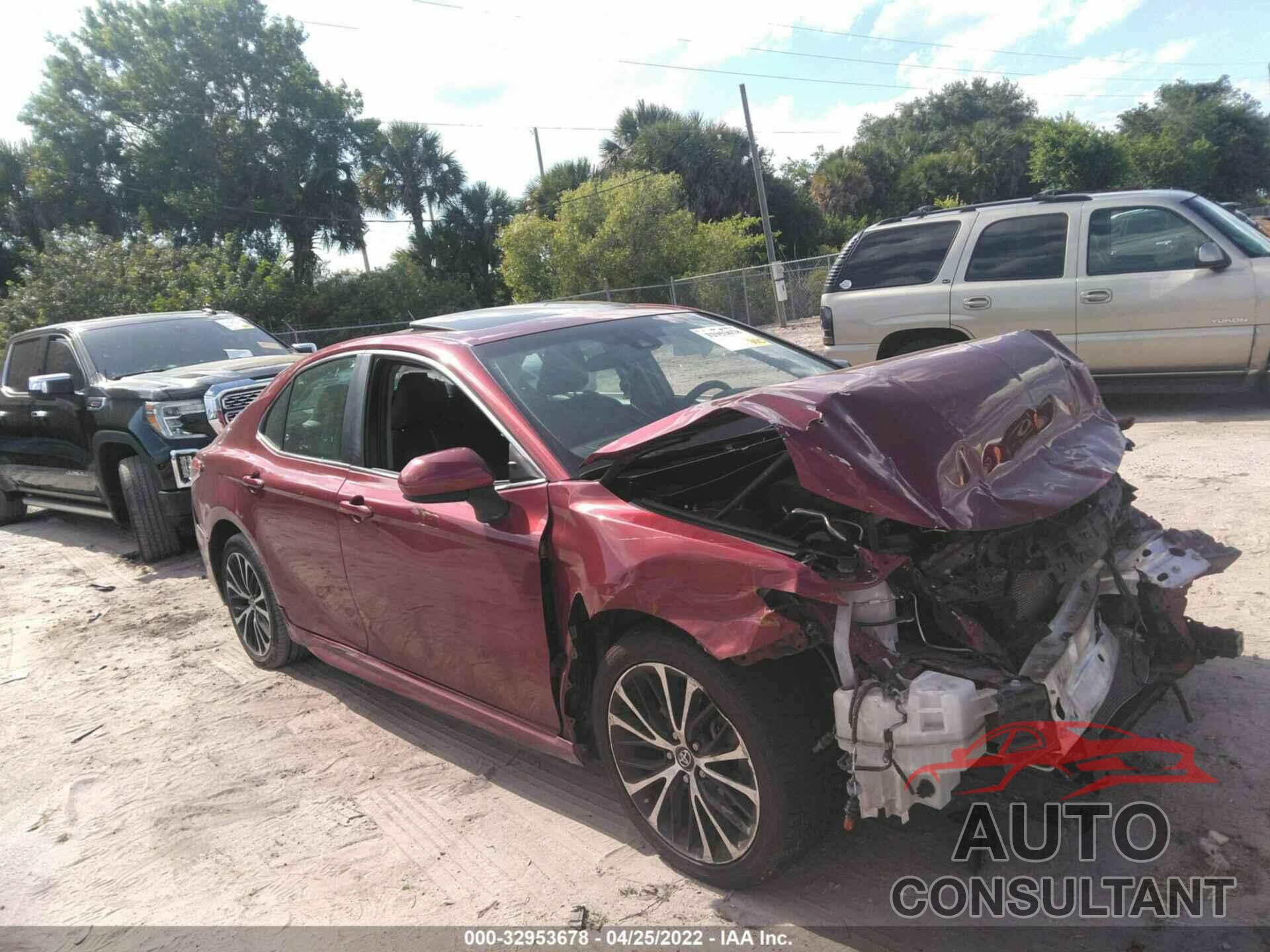 TOYOTA CAMRY 2018 - 4T1B11HK9JU534346
