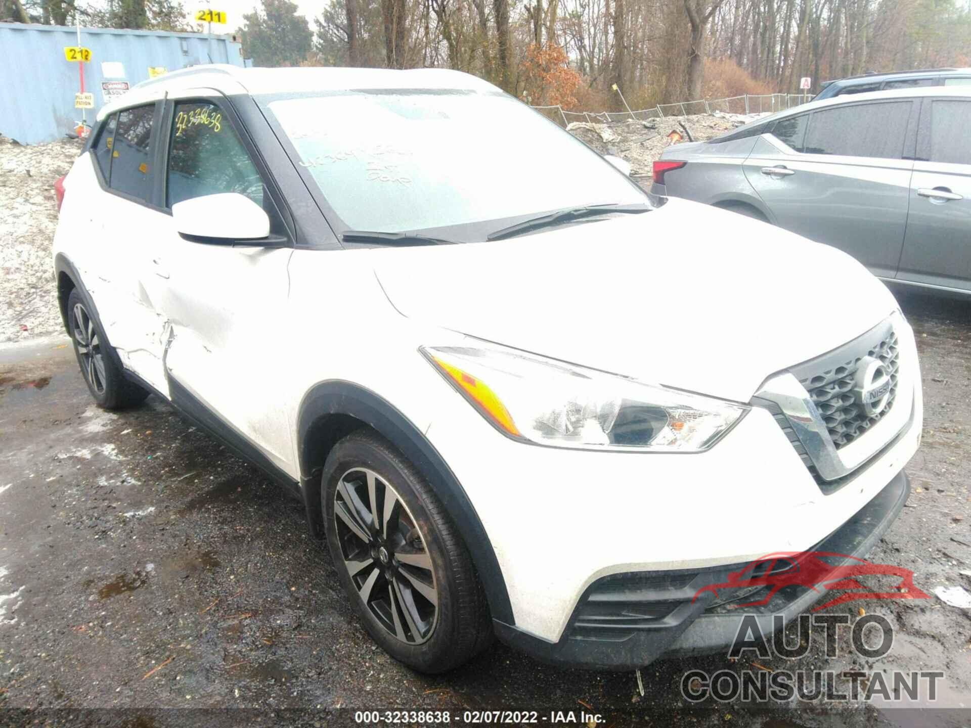 NISSAN KICKS 2018 - 3N1CP5CU1JL520624