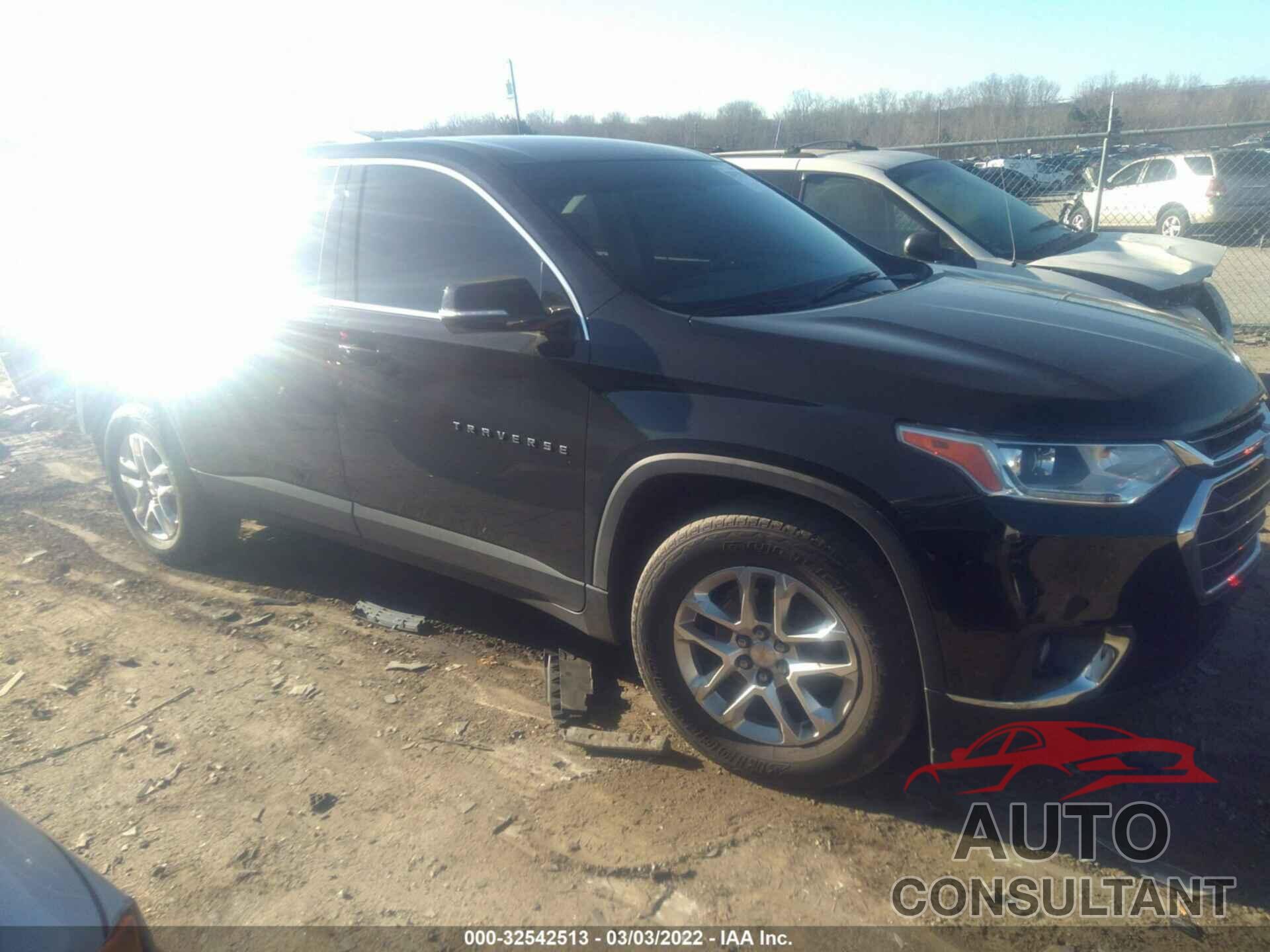 CHEVROLET TRAVERSE 2018 - 1GNEVGKW9JJ133411