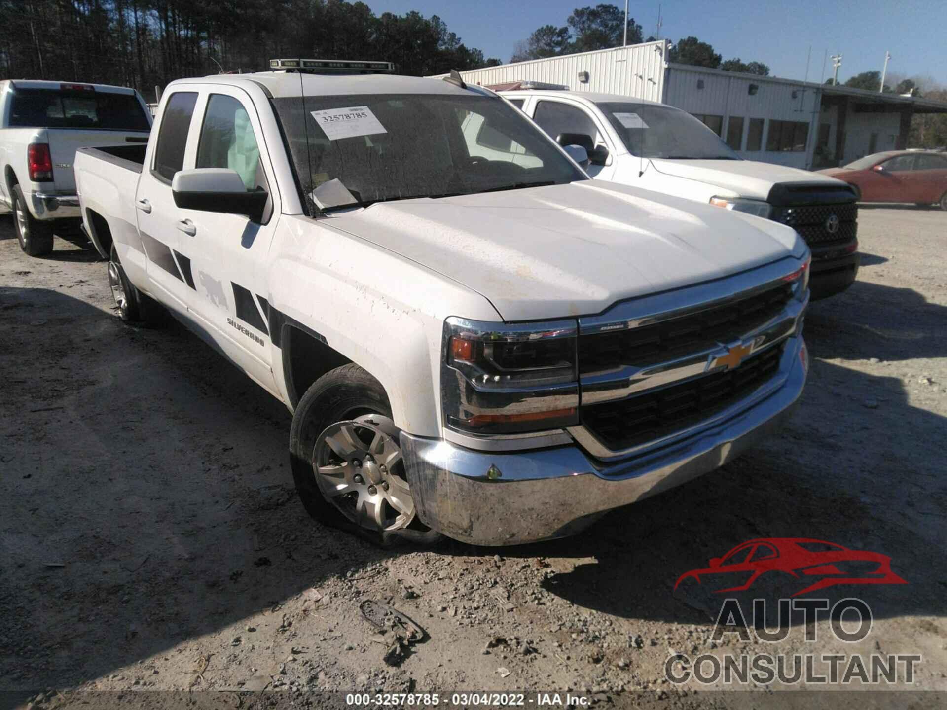 CHEVROLET SILVERADO 1500 2018 - 1GCRCREC6JZ143215