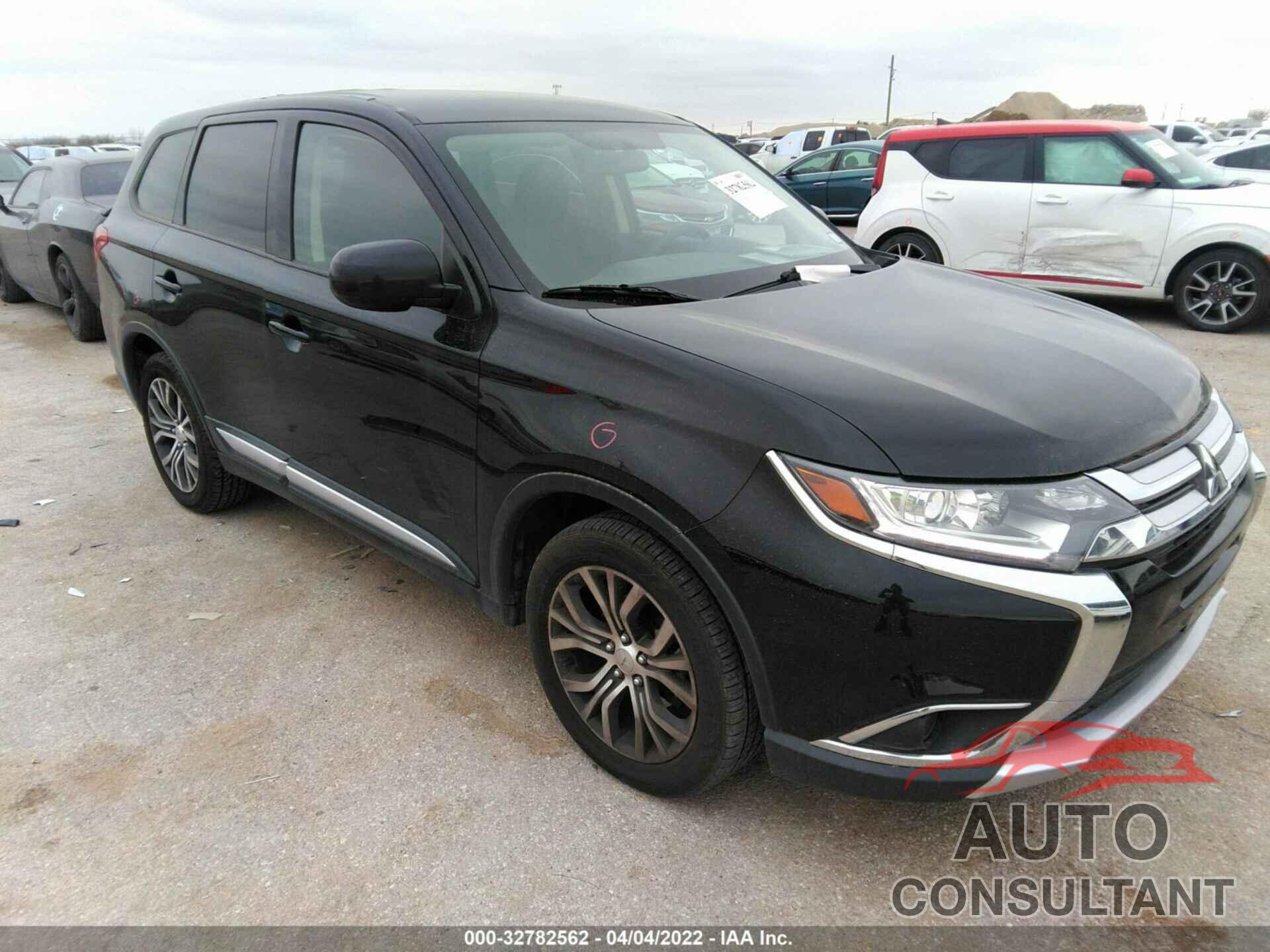 MITSUBISHI OUTLANDER 2018 - JA4AD2A35JZ015016