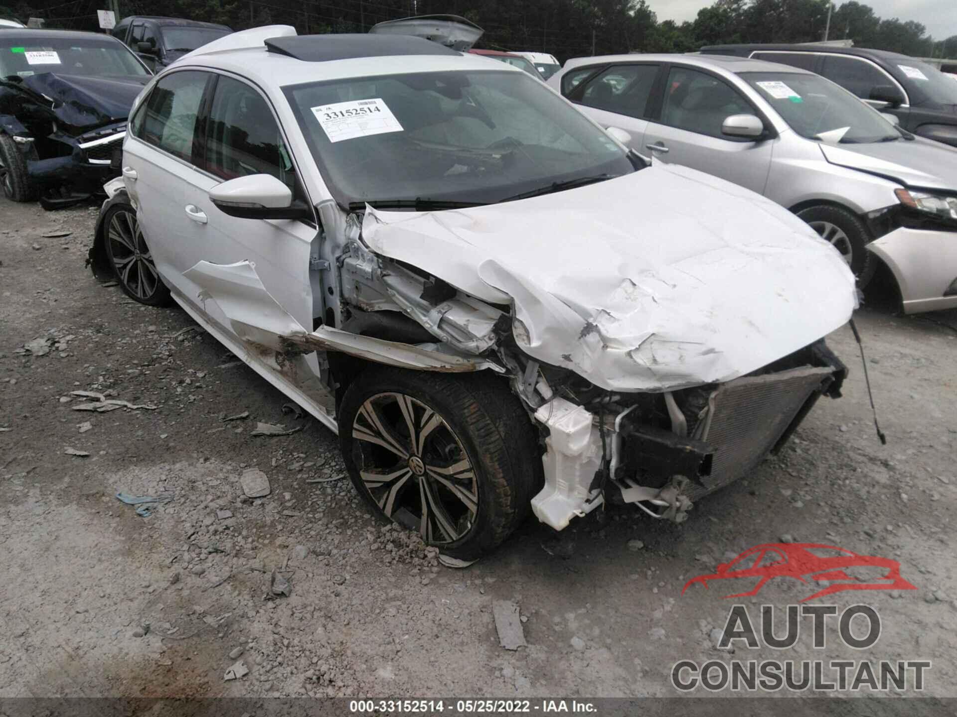 VOLKSWAGEN PASSAT 2021 - 1VWSA7A32MC000297
